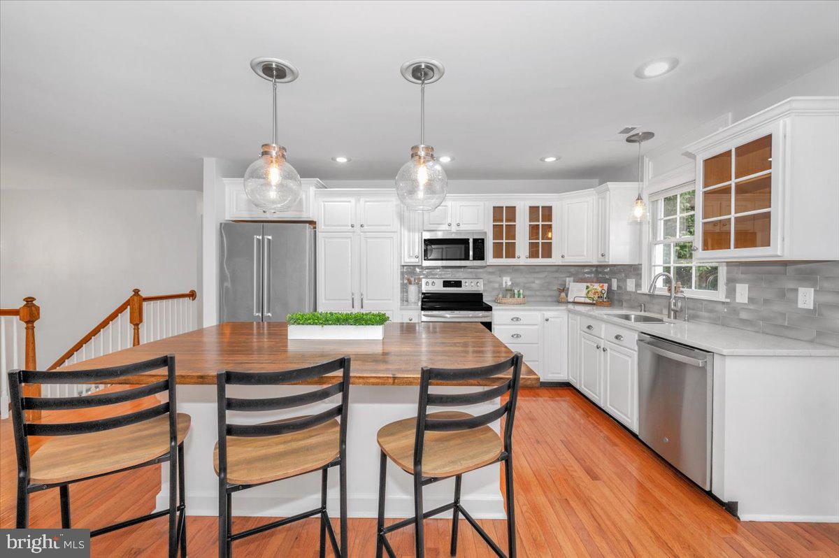 WHISPERING HILLS - Residential