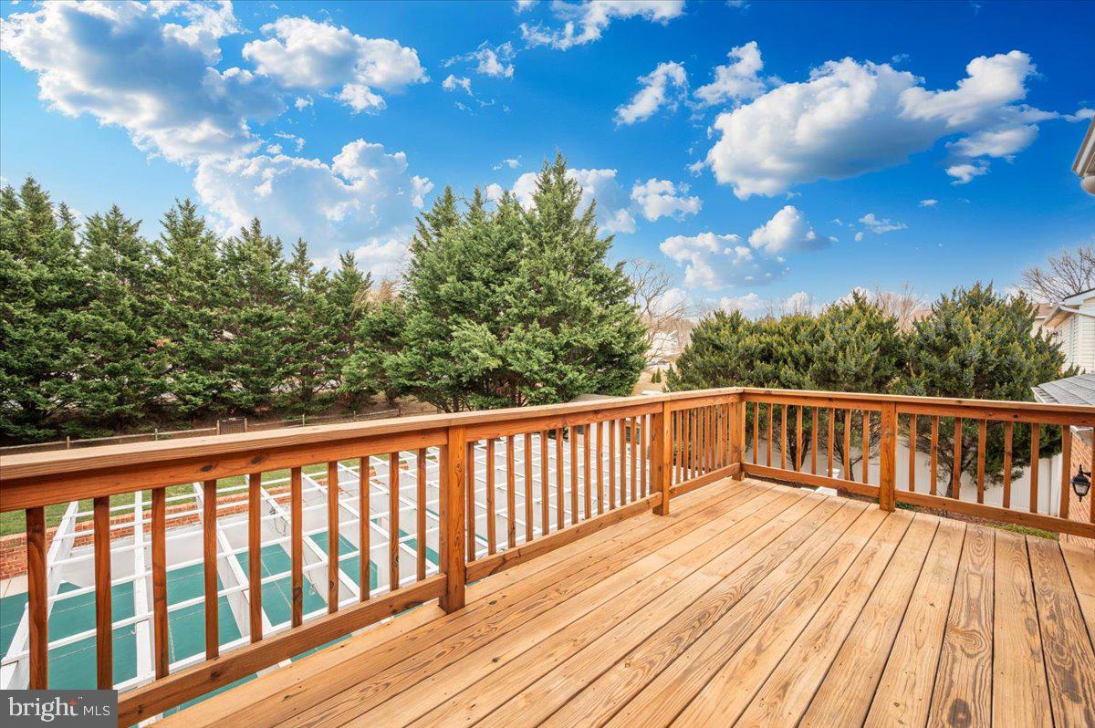 WHISPERING HILLS - Residential