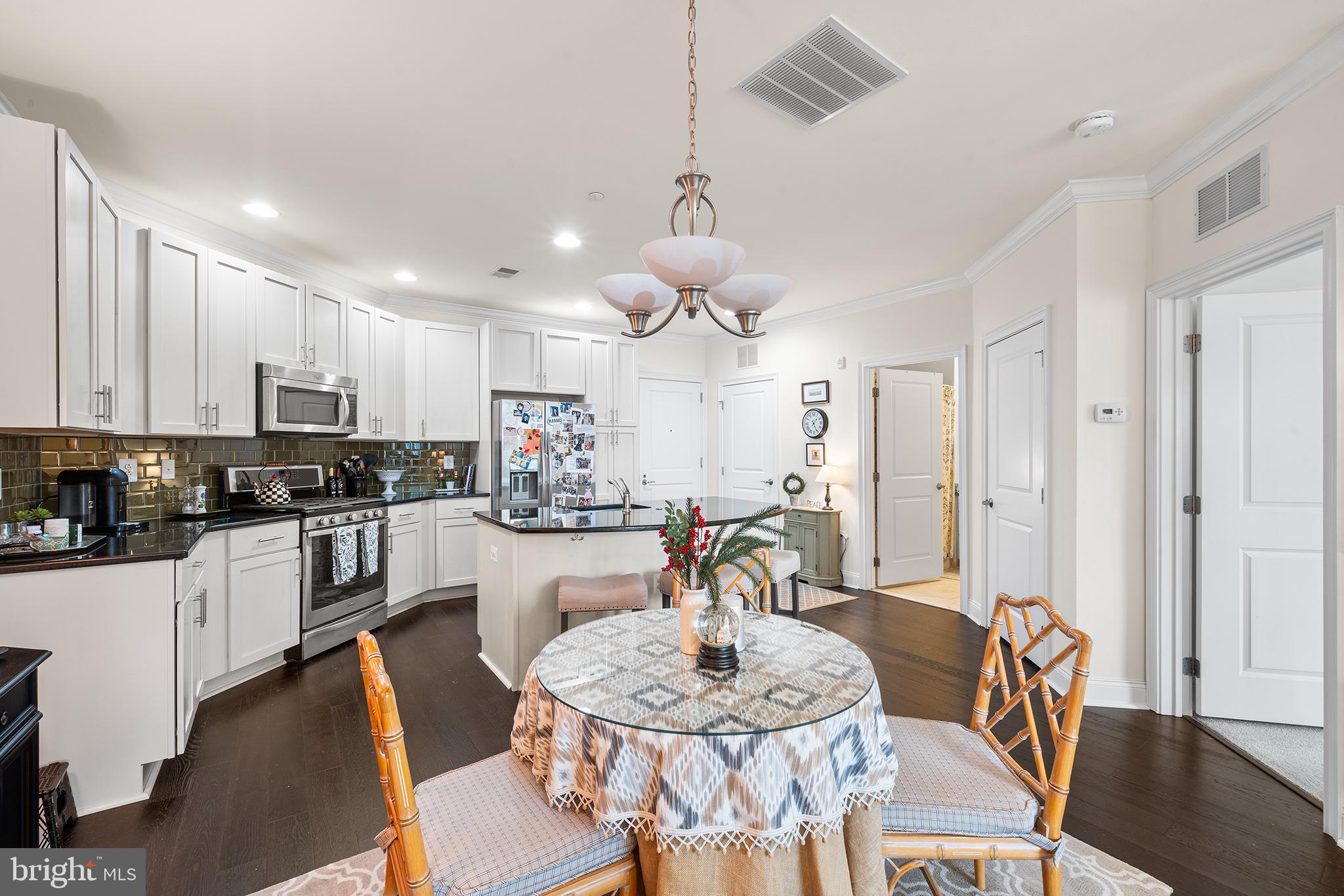 NAVAL SQUARE - Residential