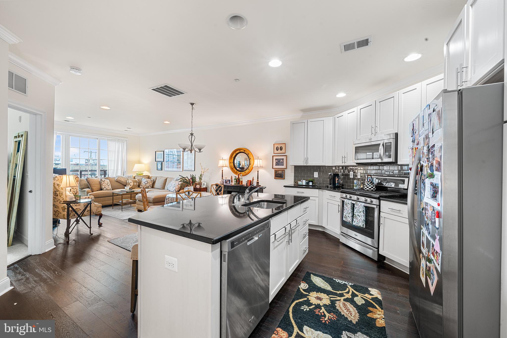 NAVAL SQUARE - Residential