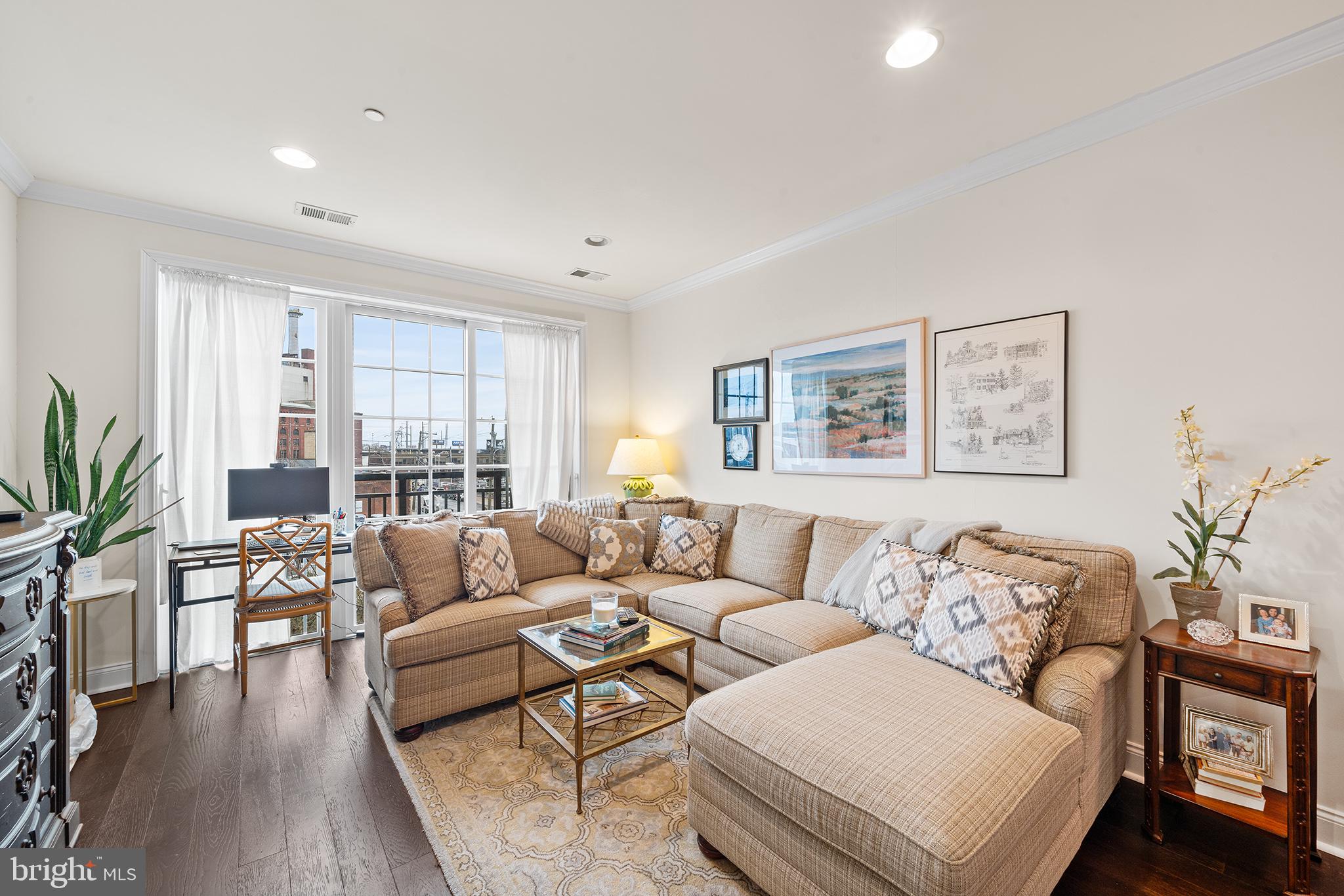 NAVAL SQUARE - Residential