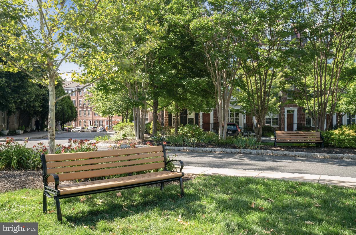 NAVAL SQUARE - Residential
