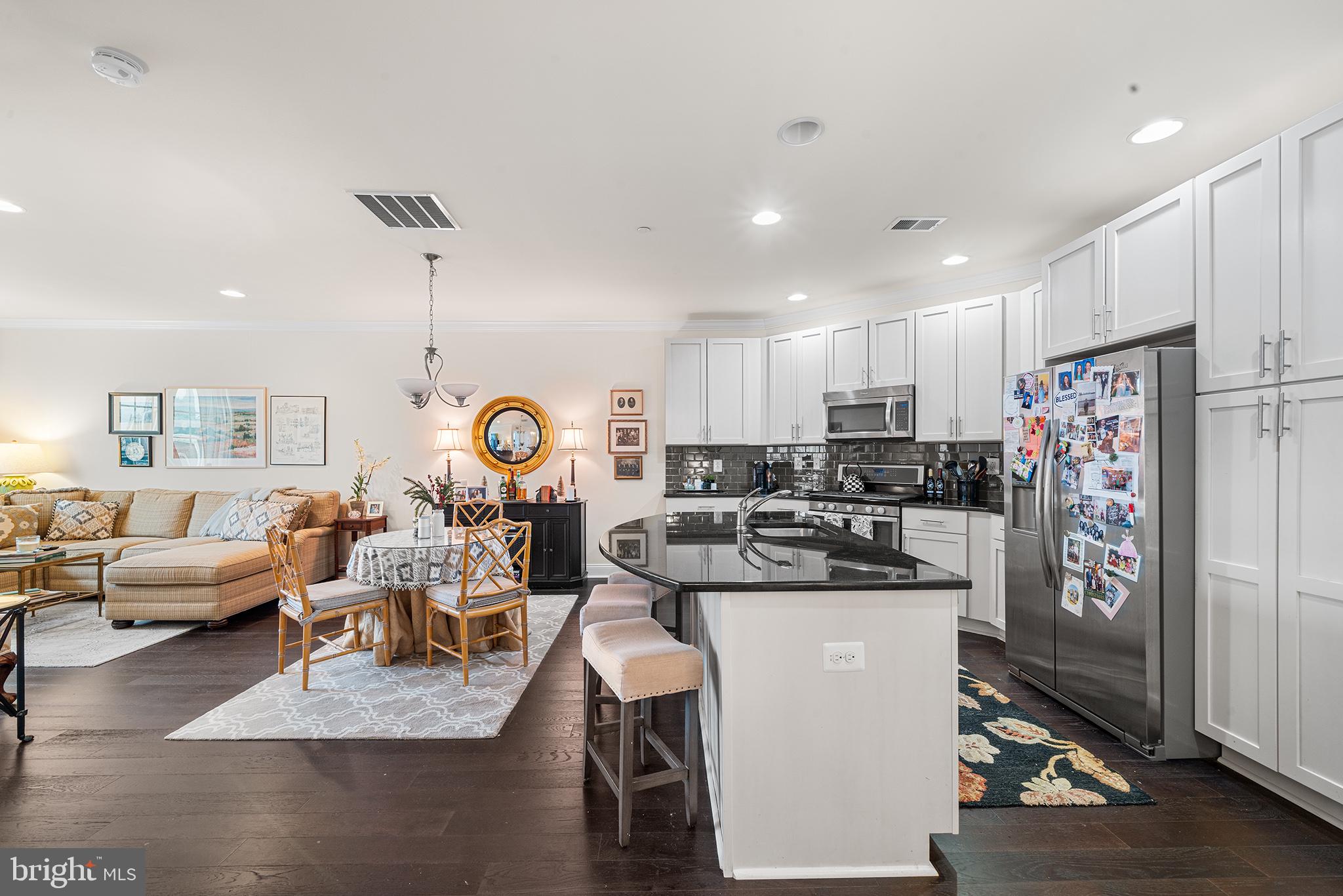 NAVAL SQUARE - Residential