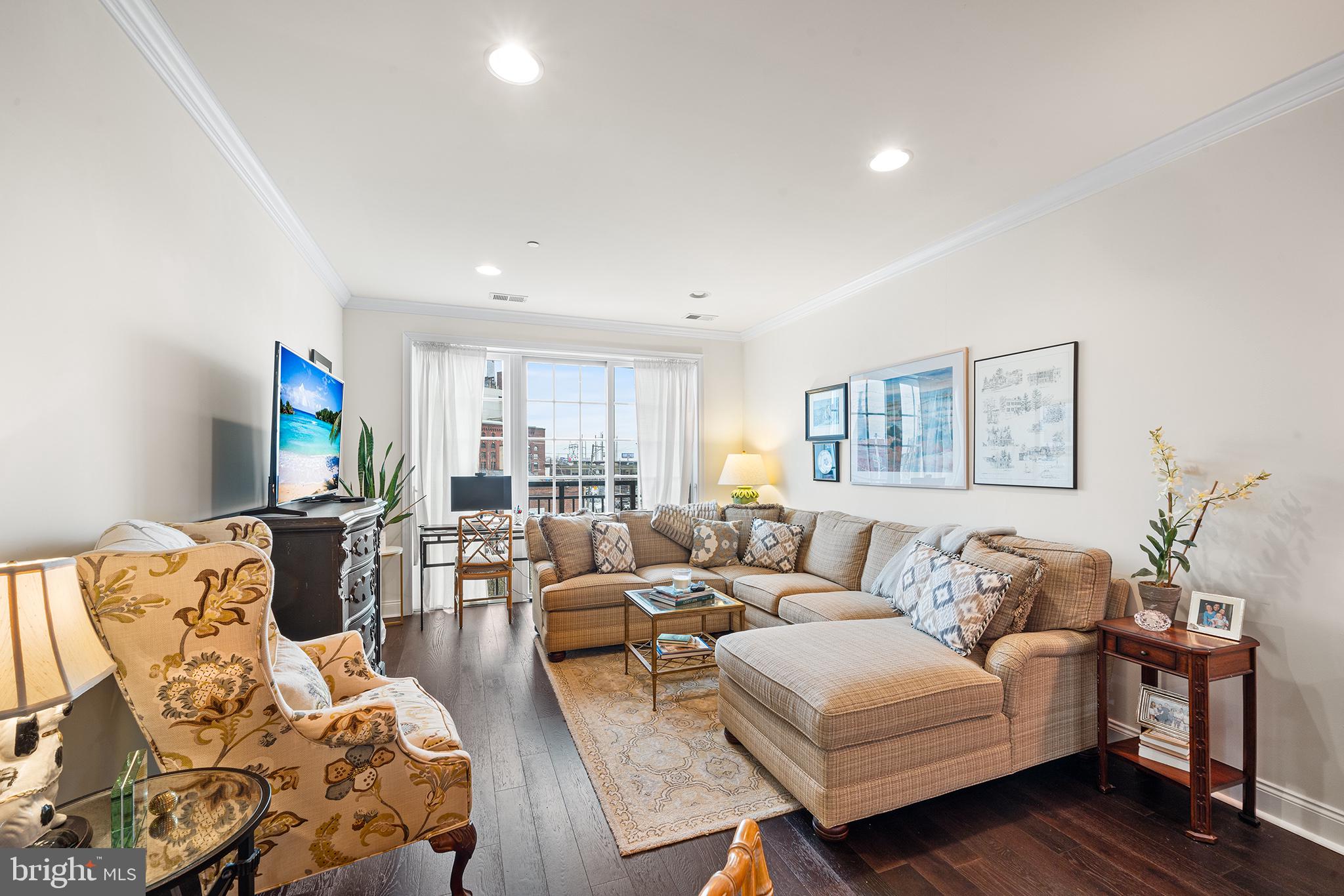 NAVAL SQUARE - Residential