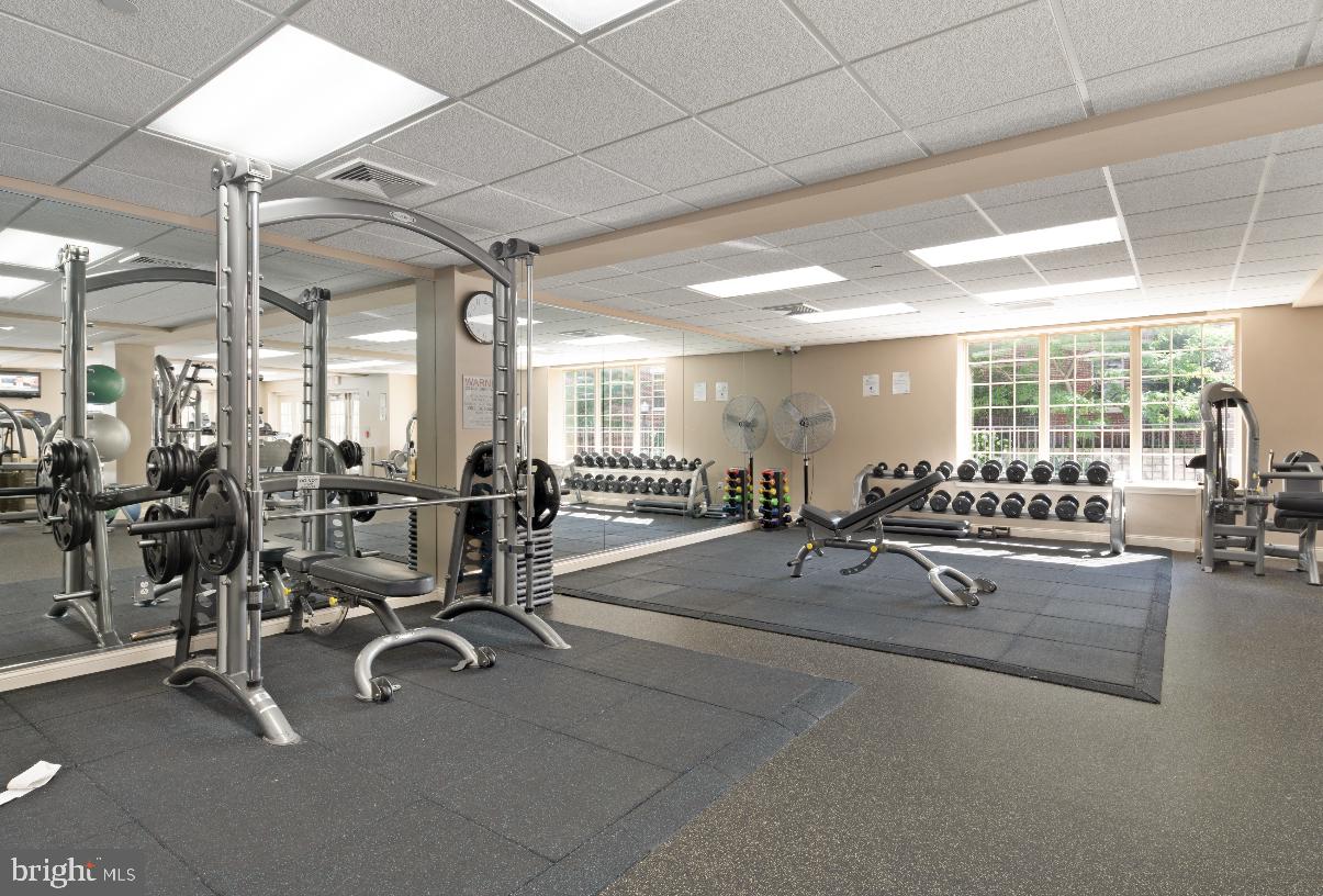 NAVAL SQUARE - Residential