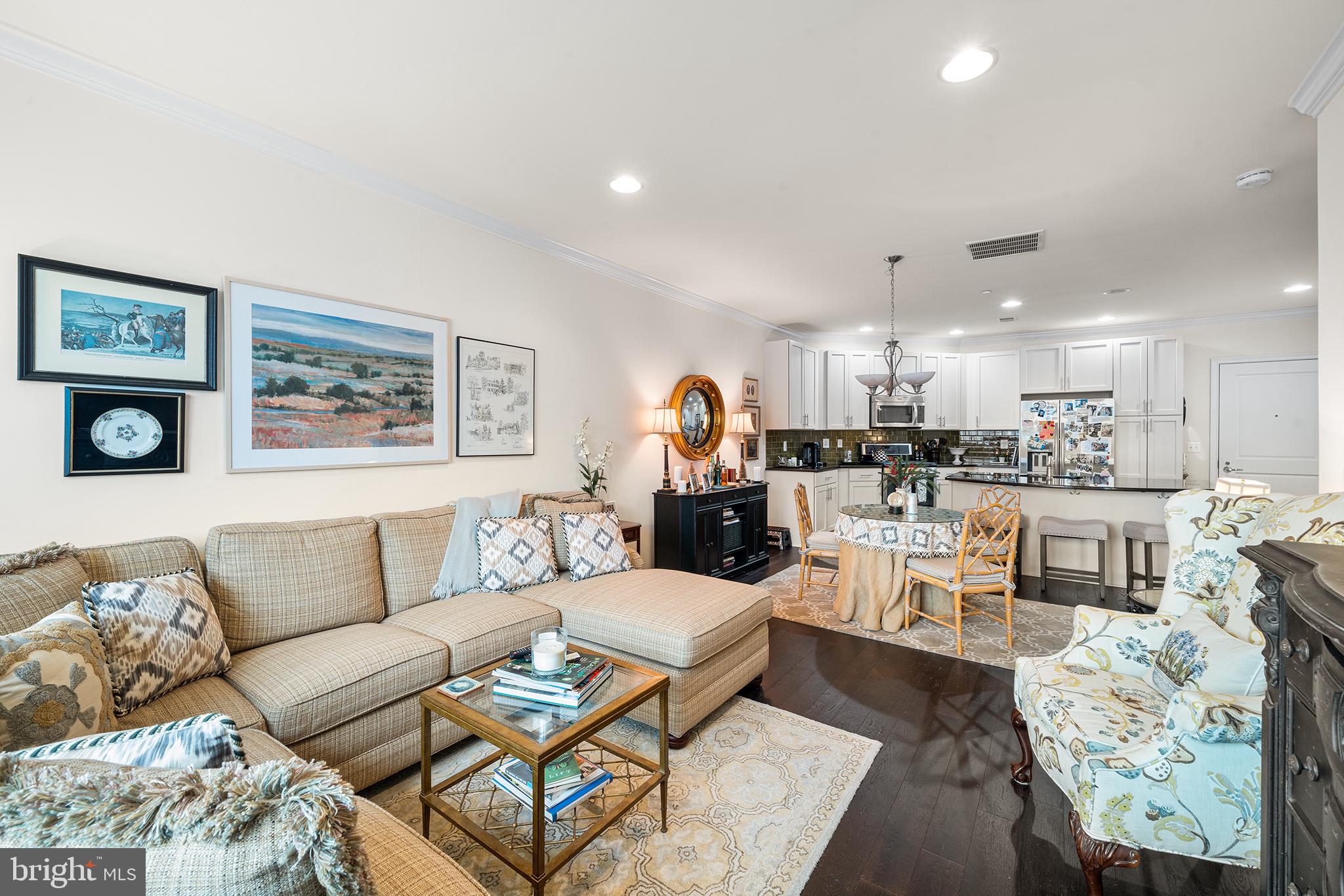 NAVAL SQUARE - Residential