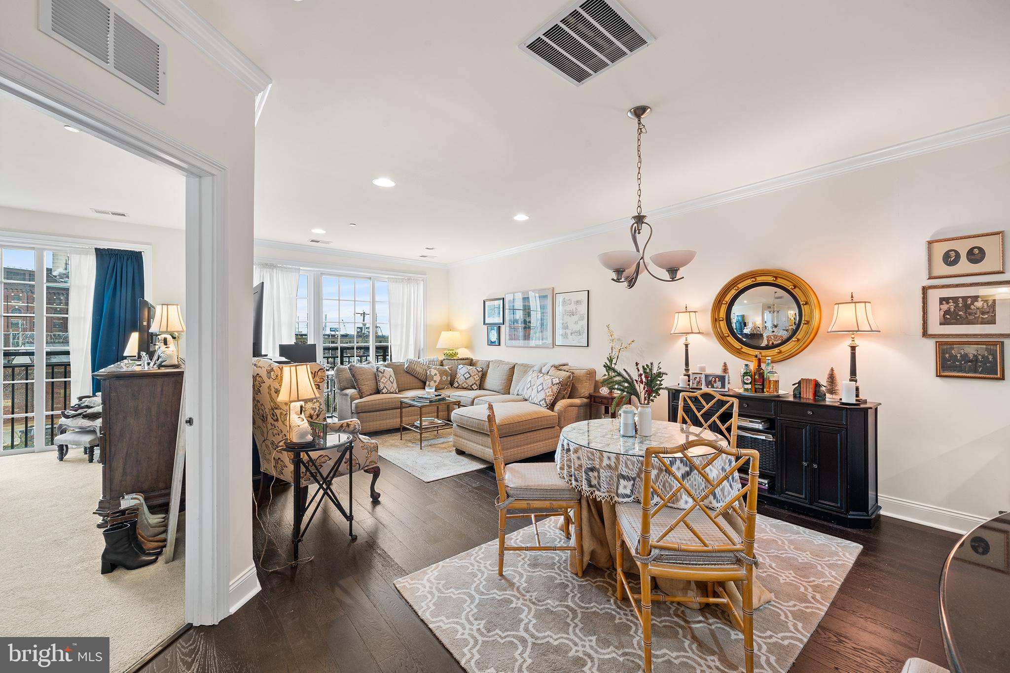 NAVAL SQUARE - Residential