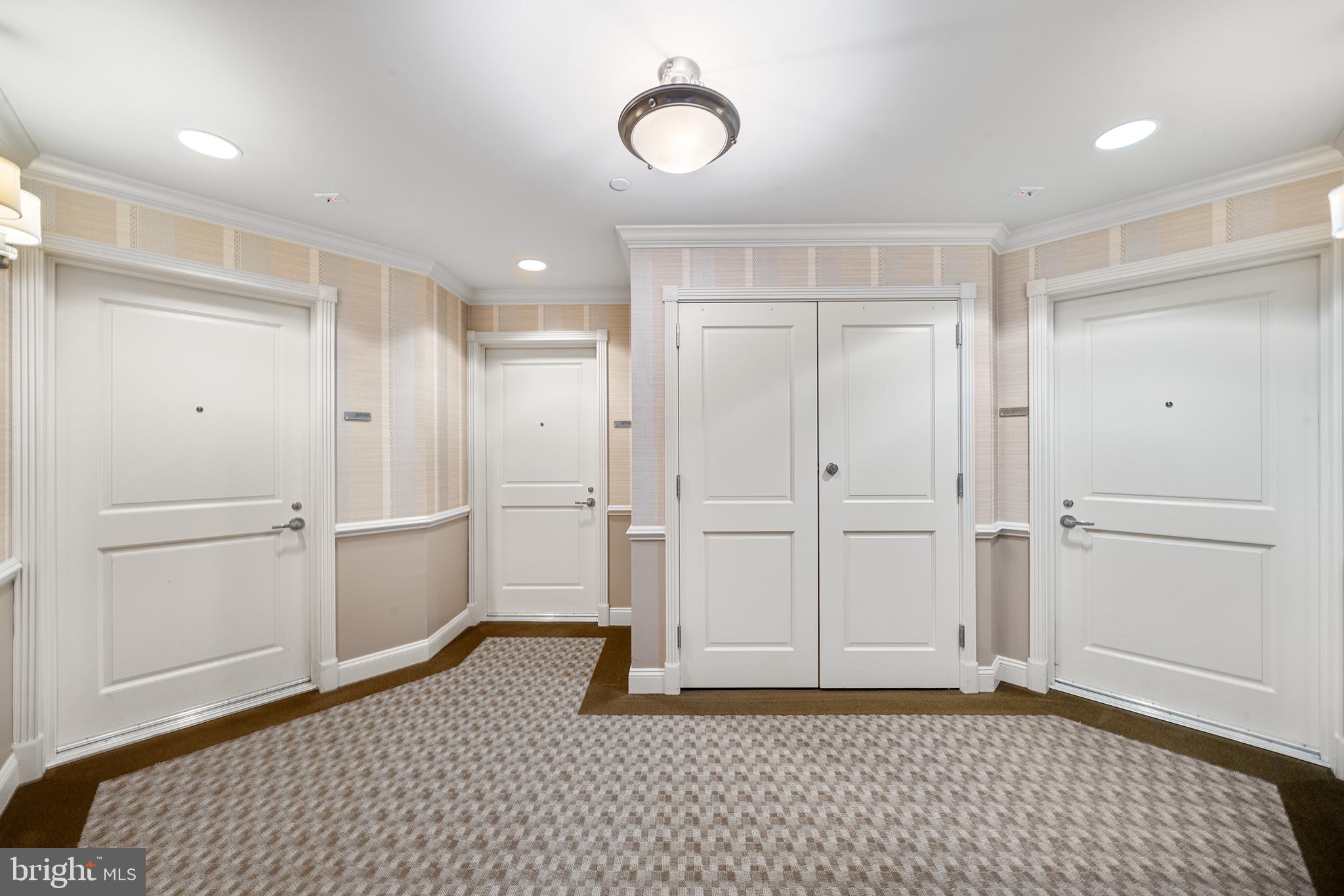 NAVAL SQUARE - Residential