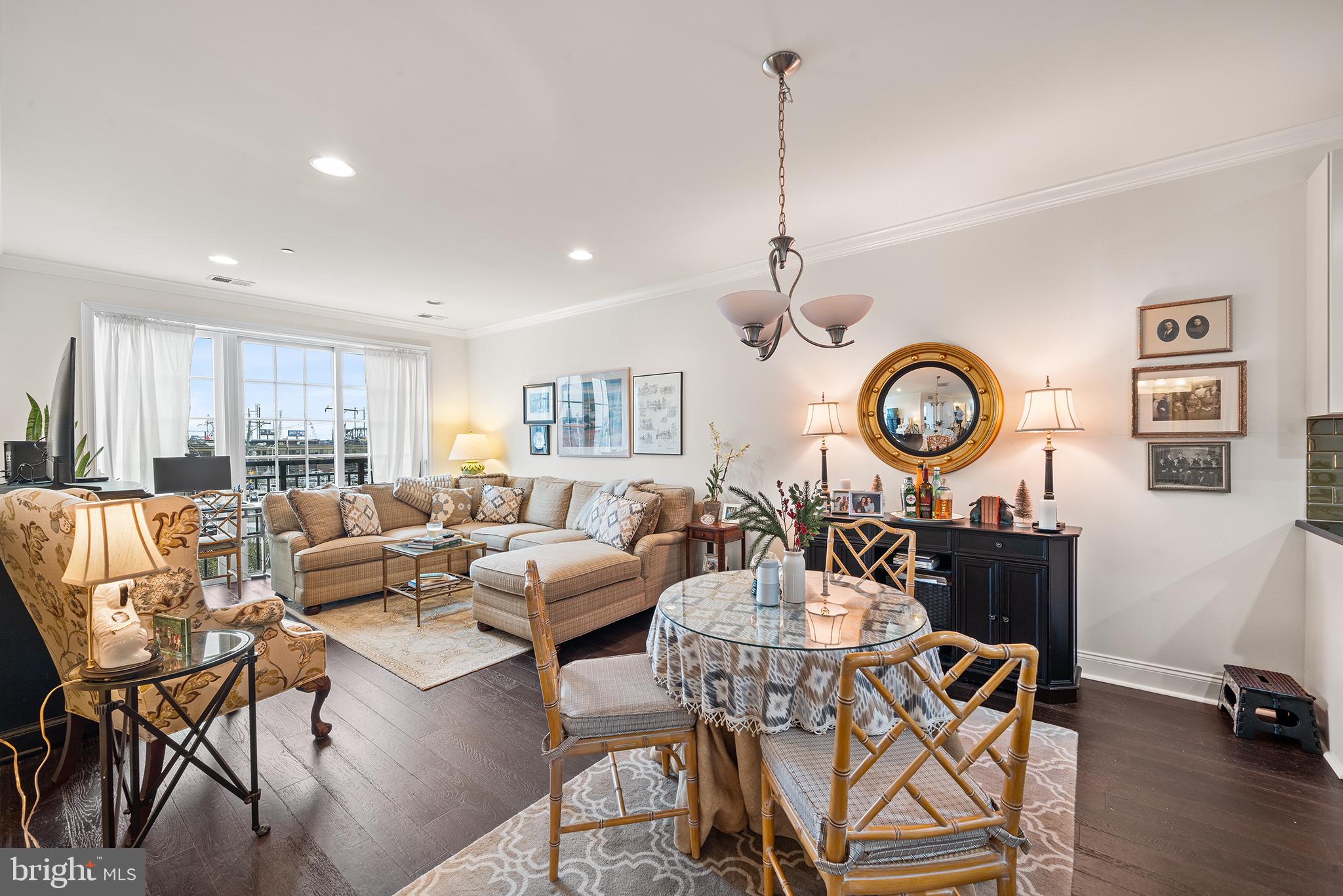 NAVAL SQUARE - Residential