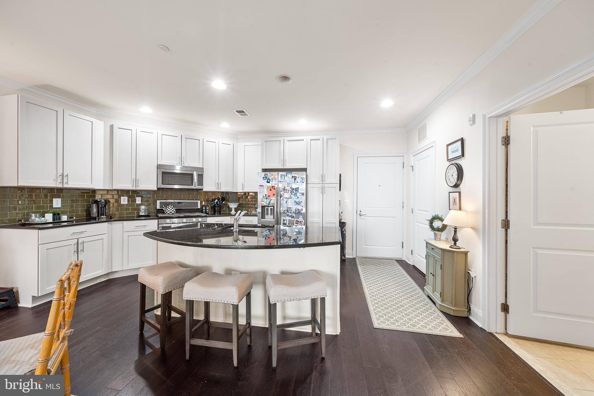 NAVAL SQUARE - Residential