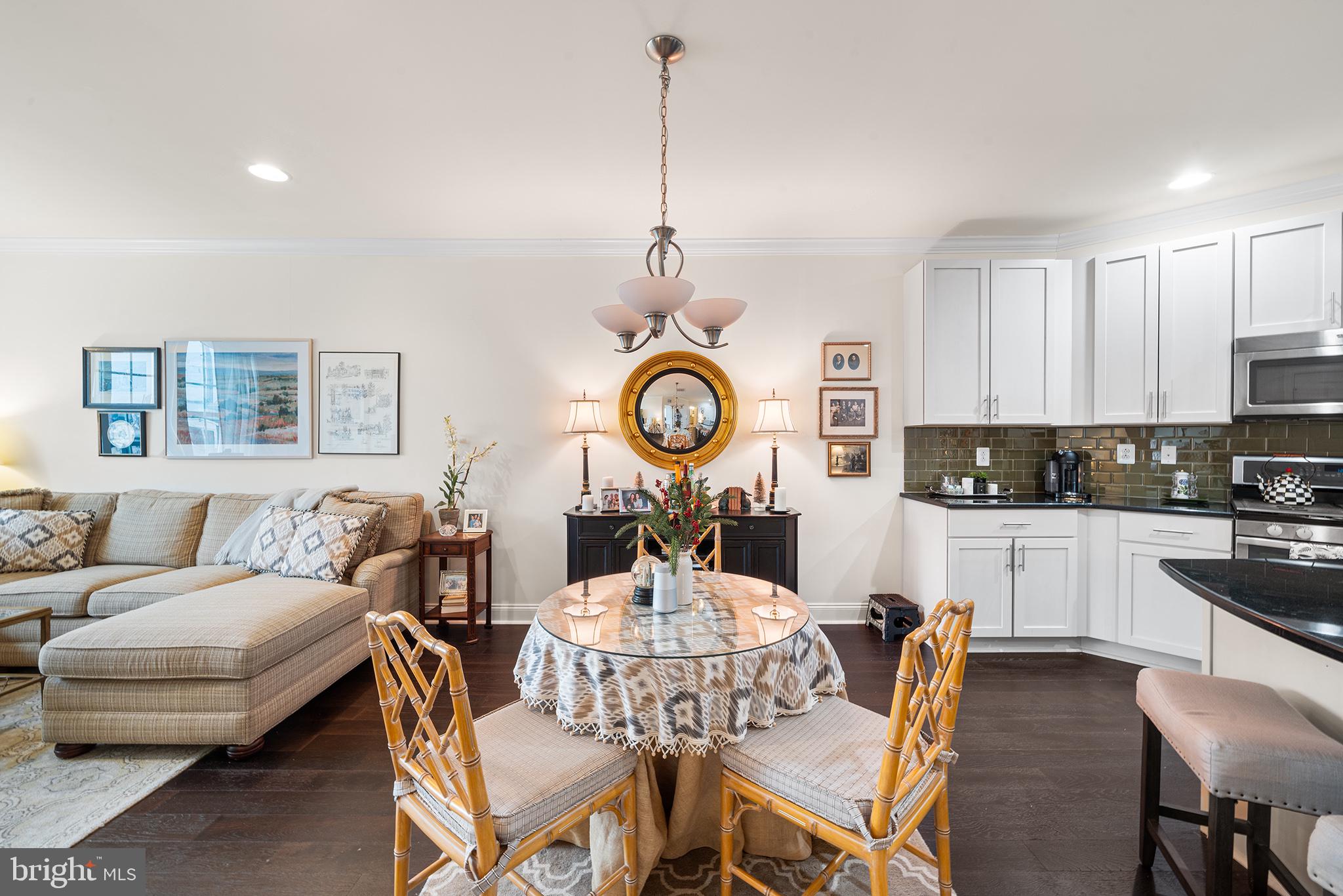 NAVAL SQUARE - Residential