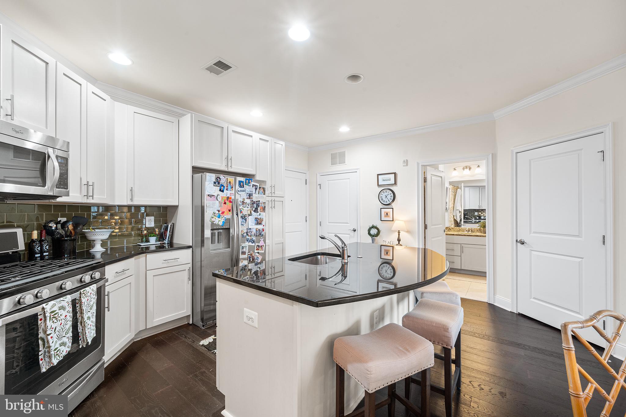 NAVAL SQUARE - Residential