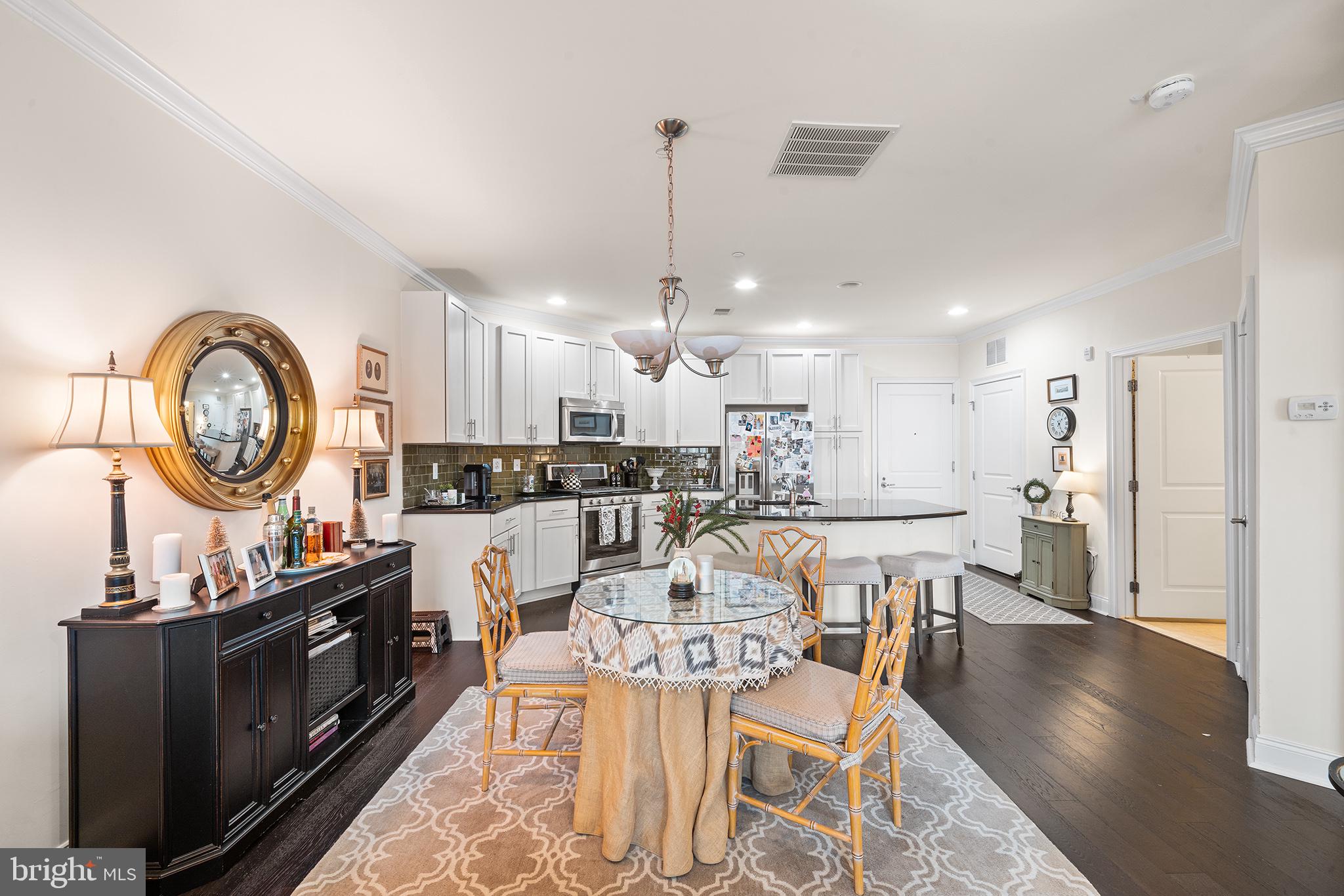 NAVAL SQUARE - Residential