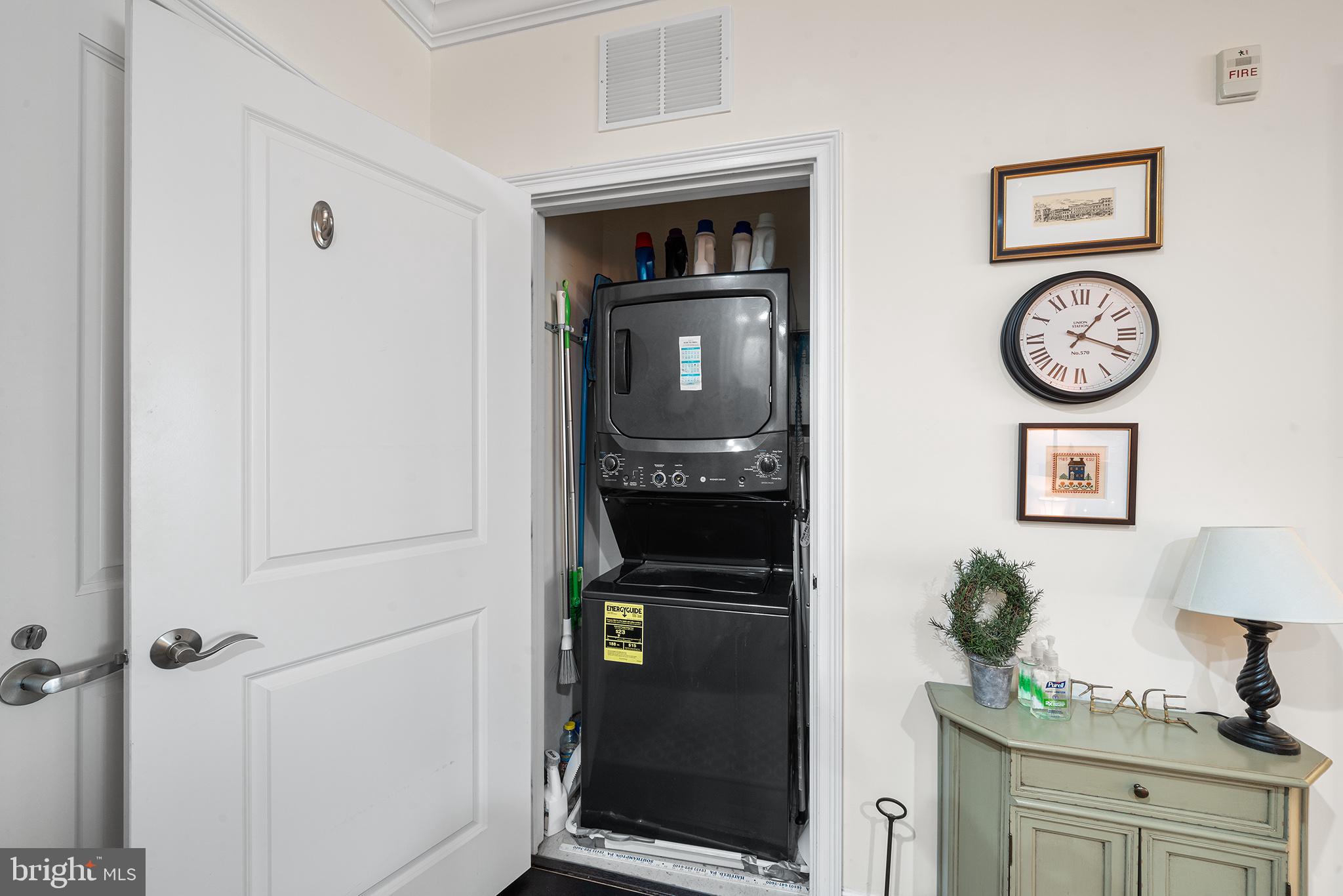 NAVAL SQUARE - Residential