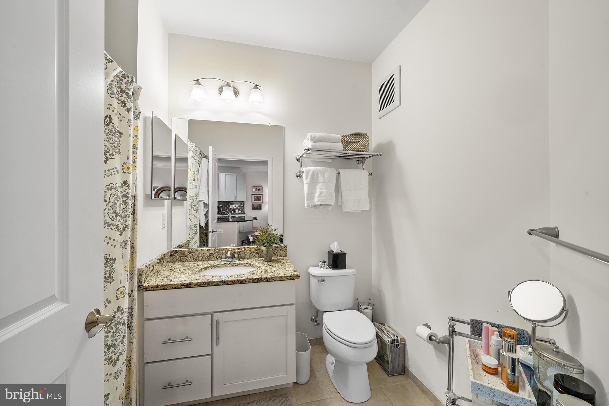 NAVAL SQUARE - Residential