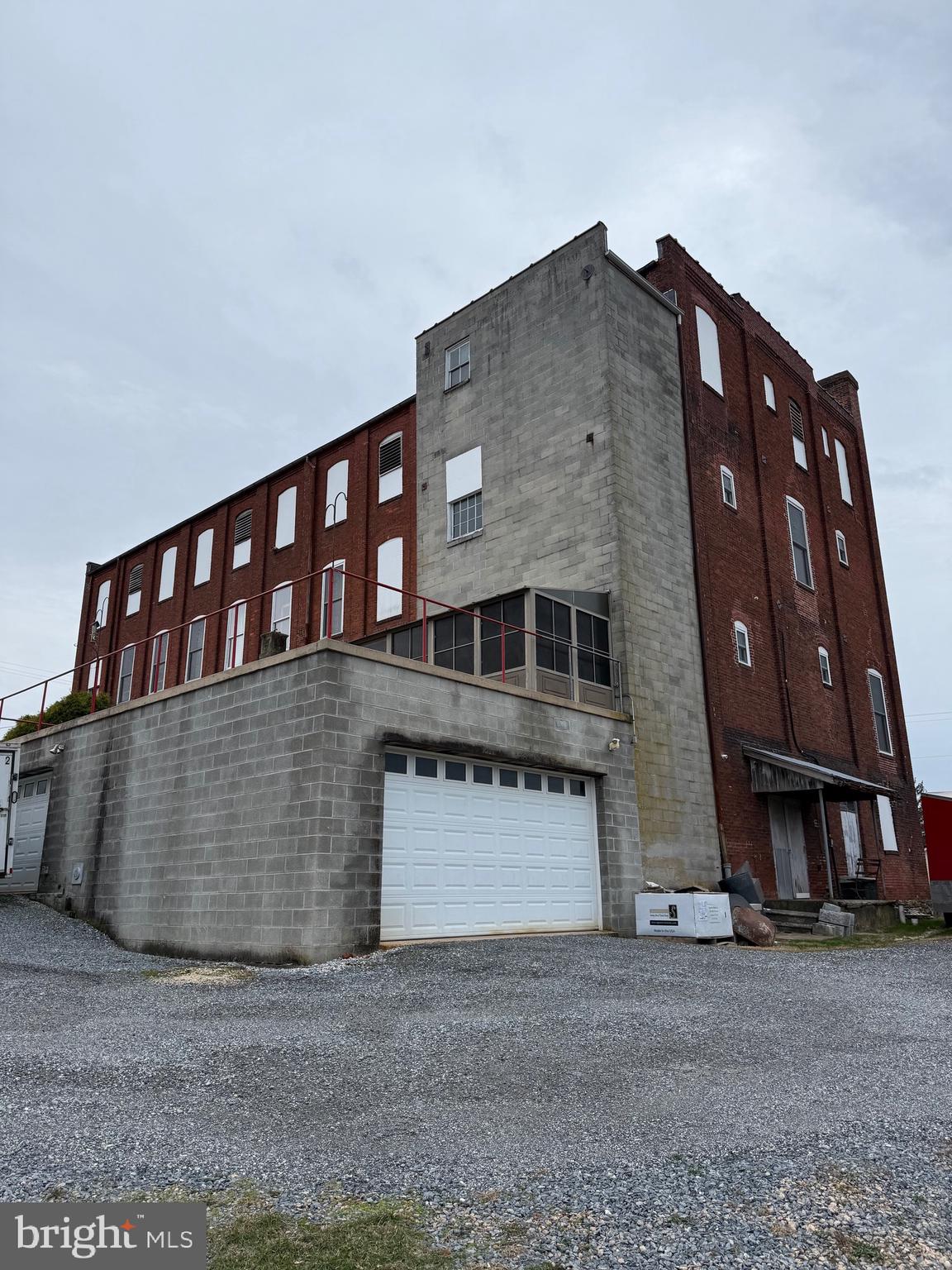 SEVEN VALLEYS - Commercial Sale