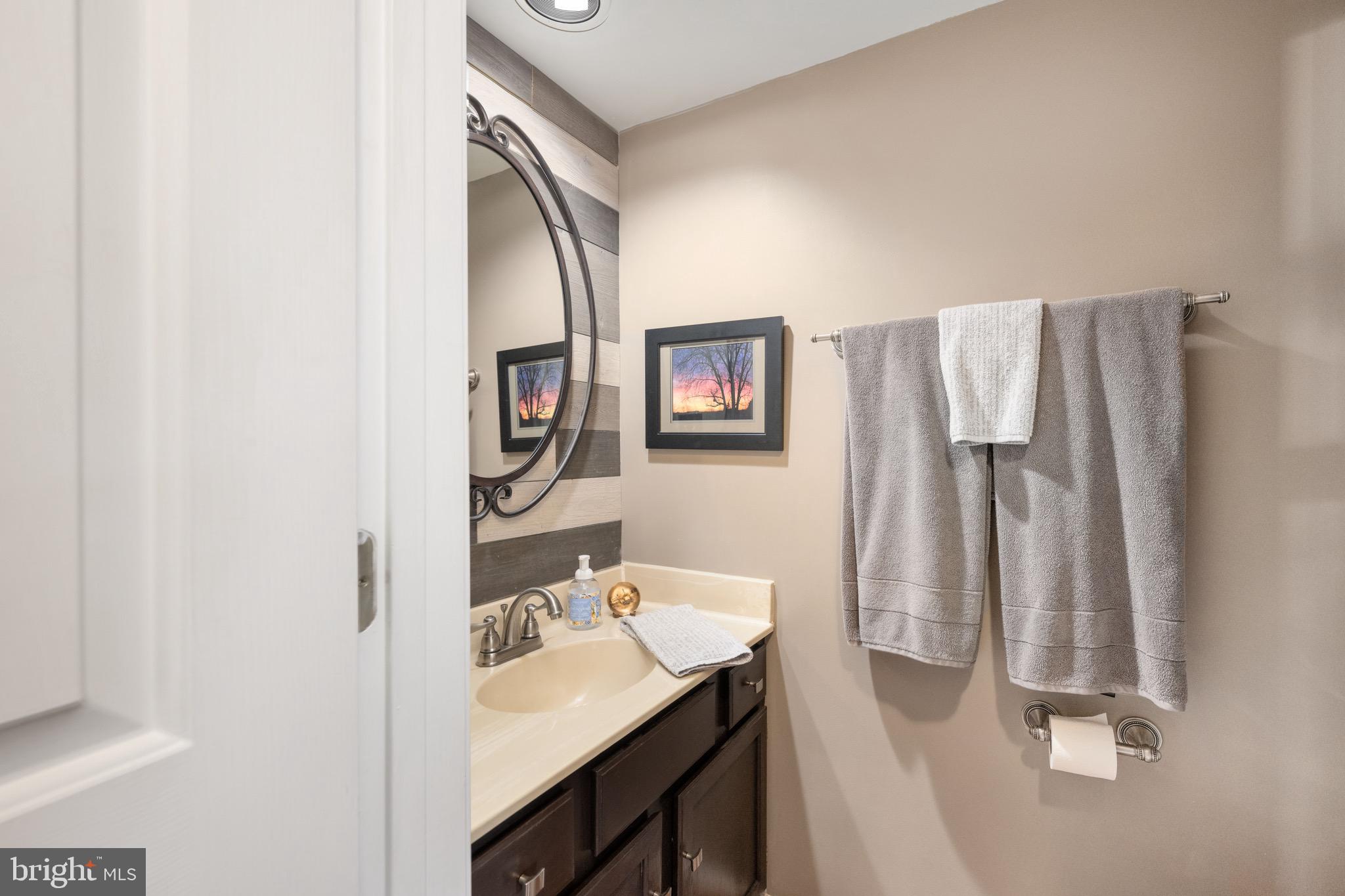 HAMPTON OAKS - Residential