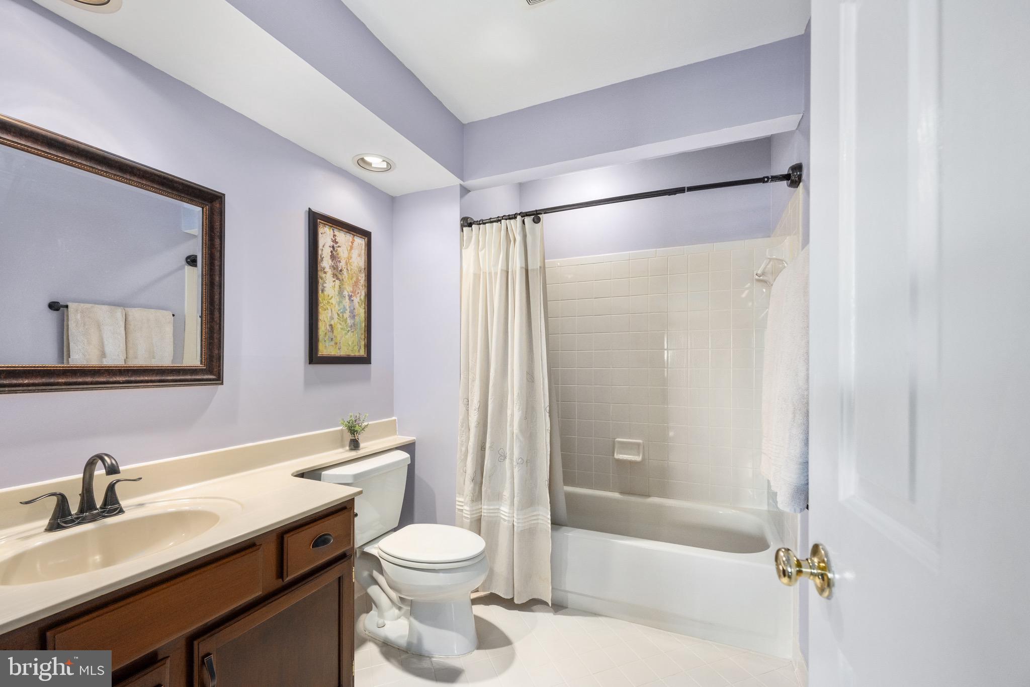 HAMPTON OAKS - Residential