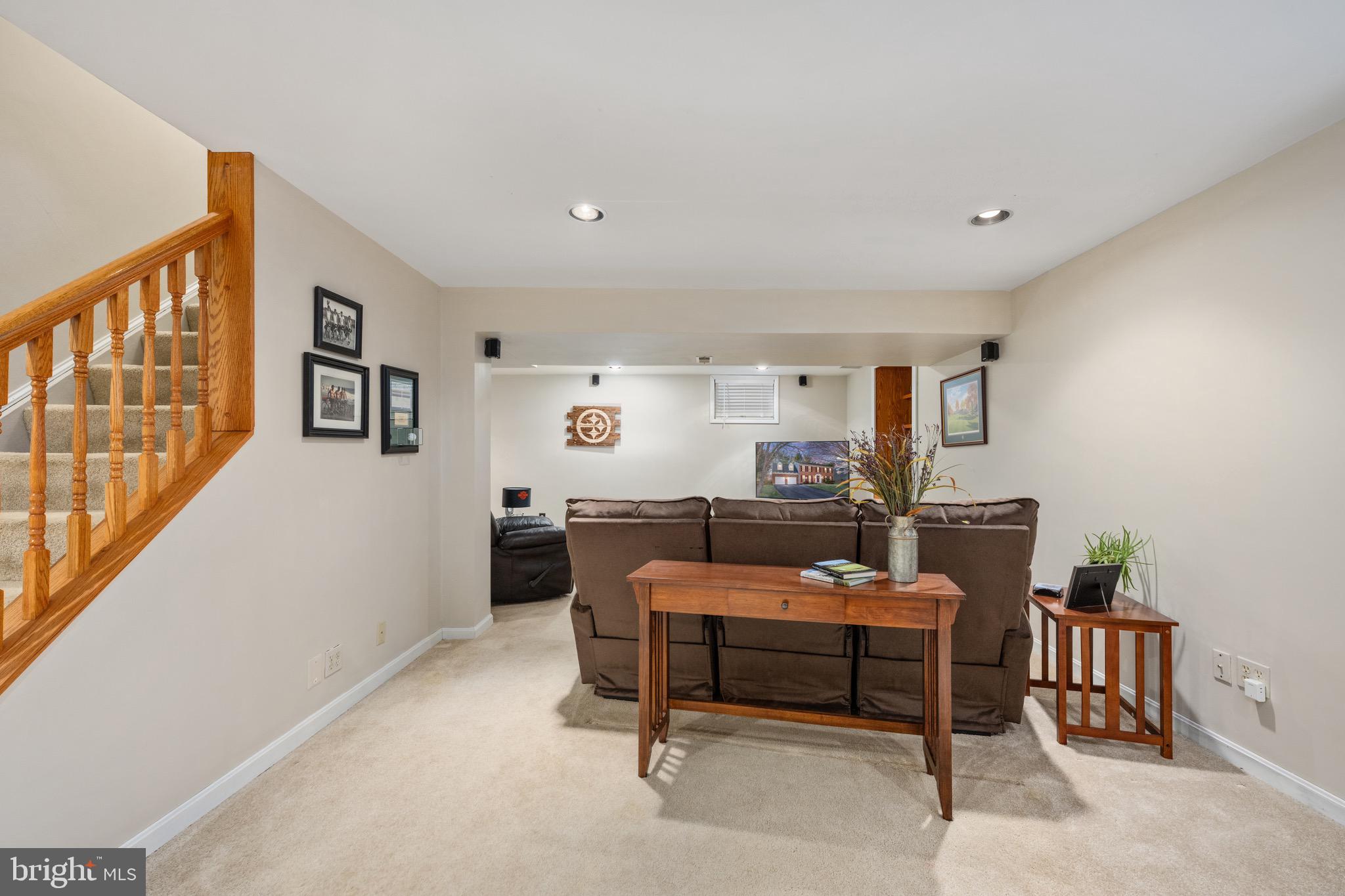 HAMPTON OAKS - Residential