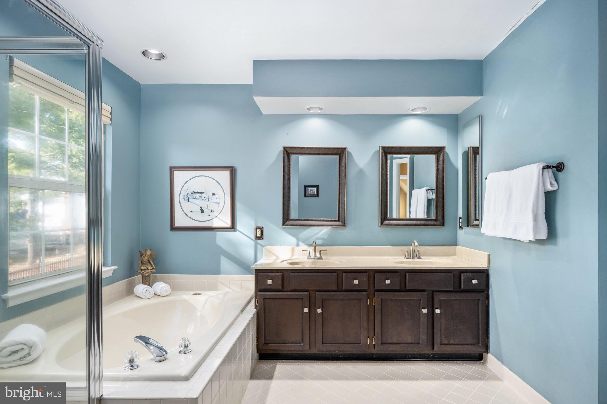 HAMPTON OAKS - Residential