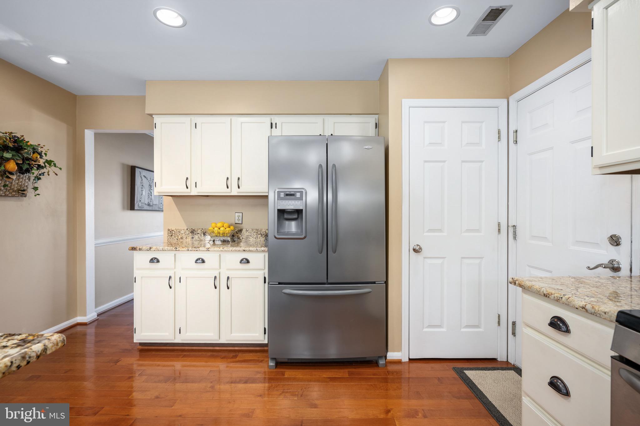 HAMPTON OAKS - Residential