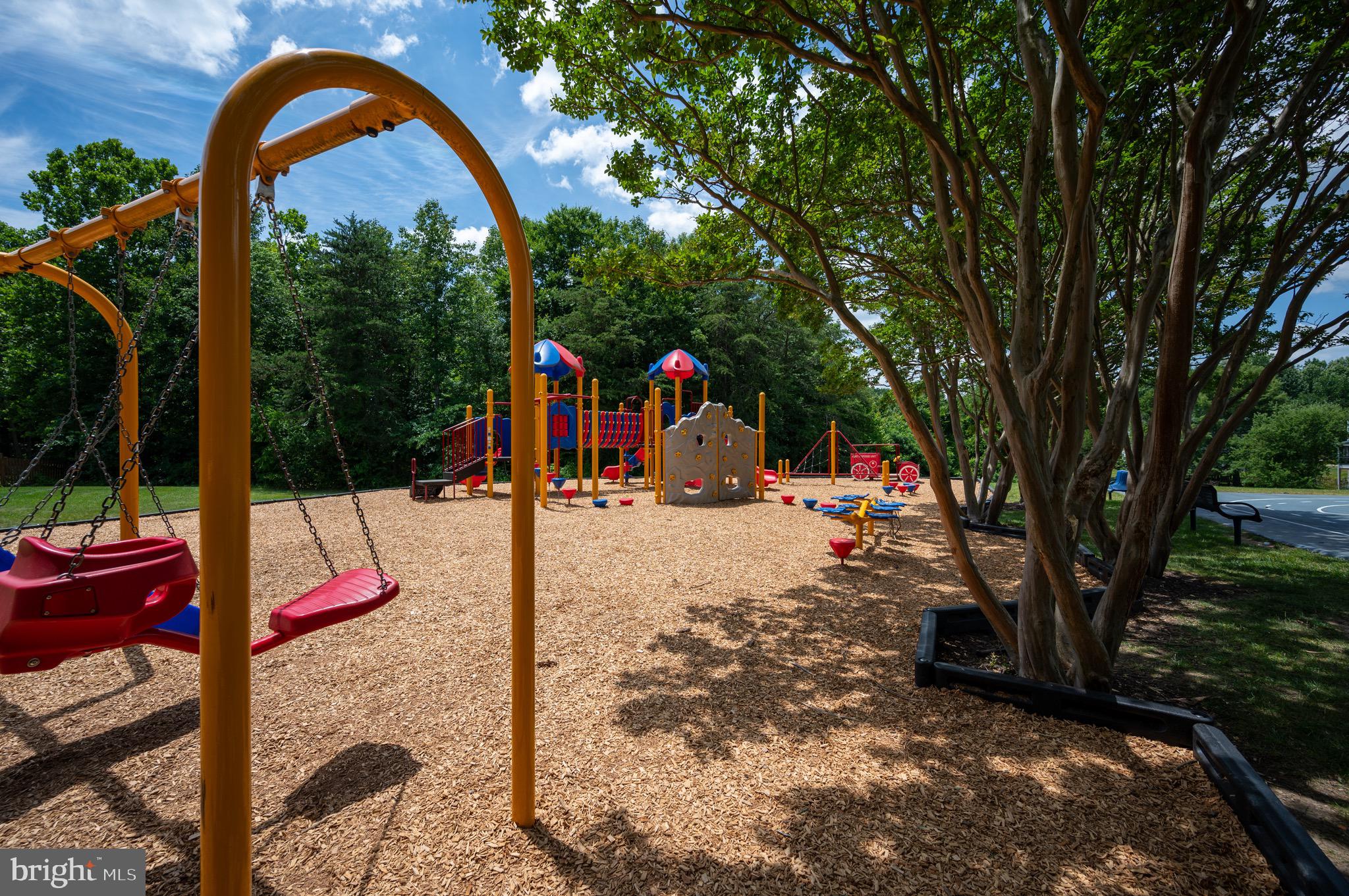 HAMPTON OAKS - Residential