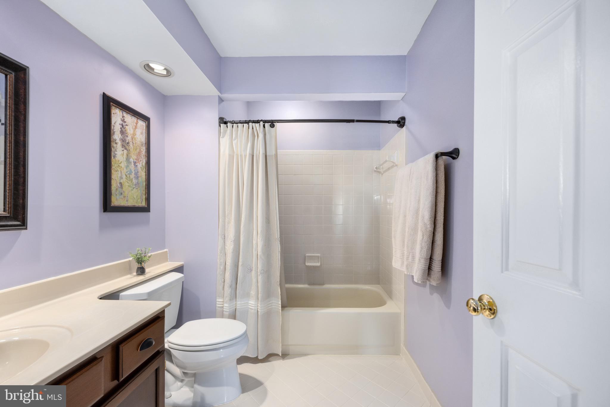 HAMPTON OAKS - Residential