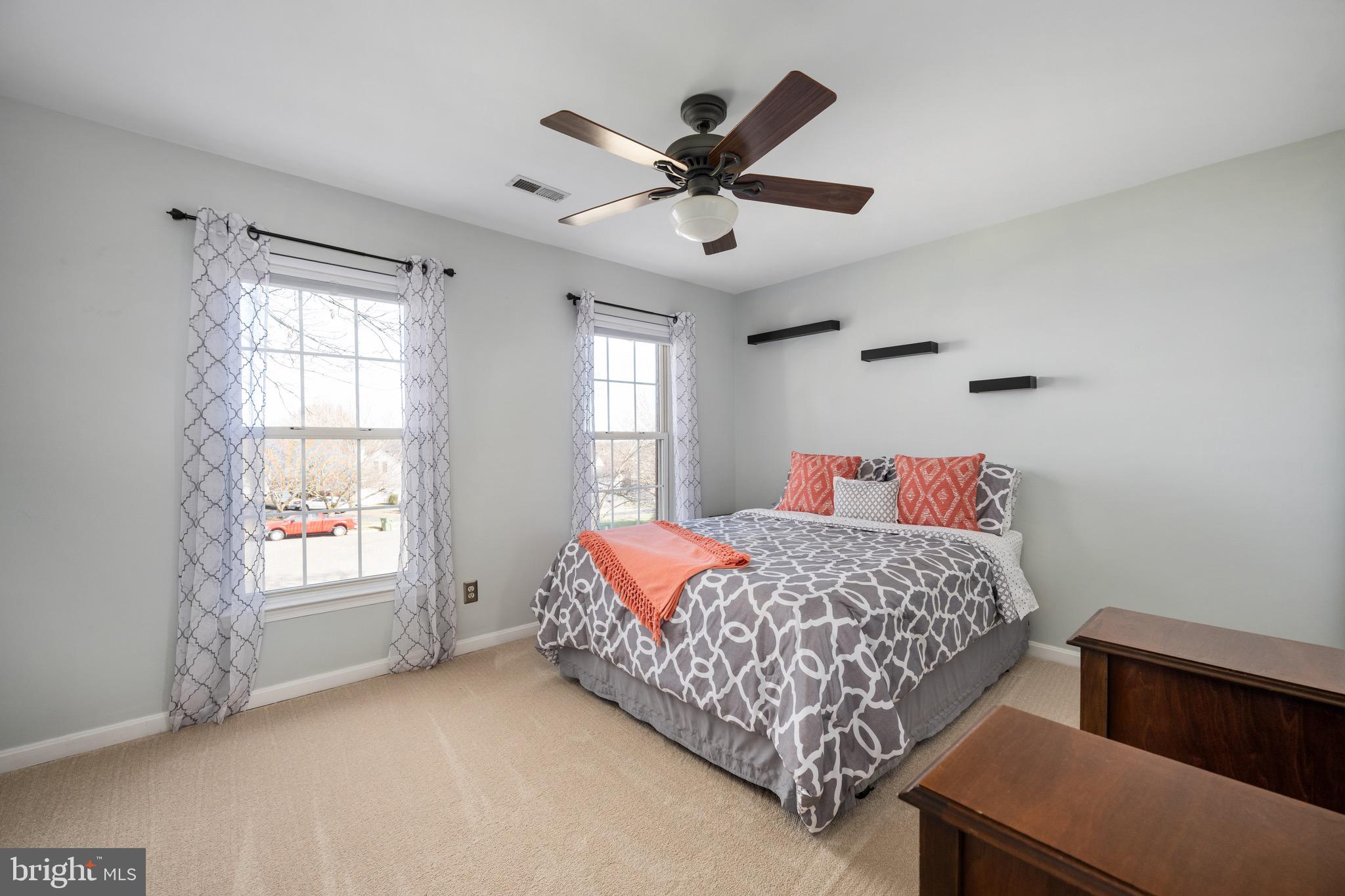 HAMPTON OAKS - Residential