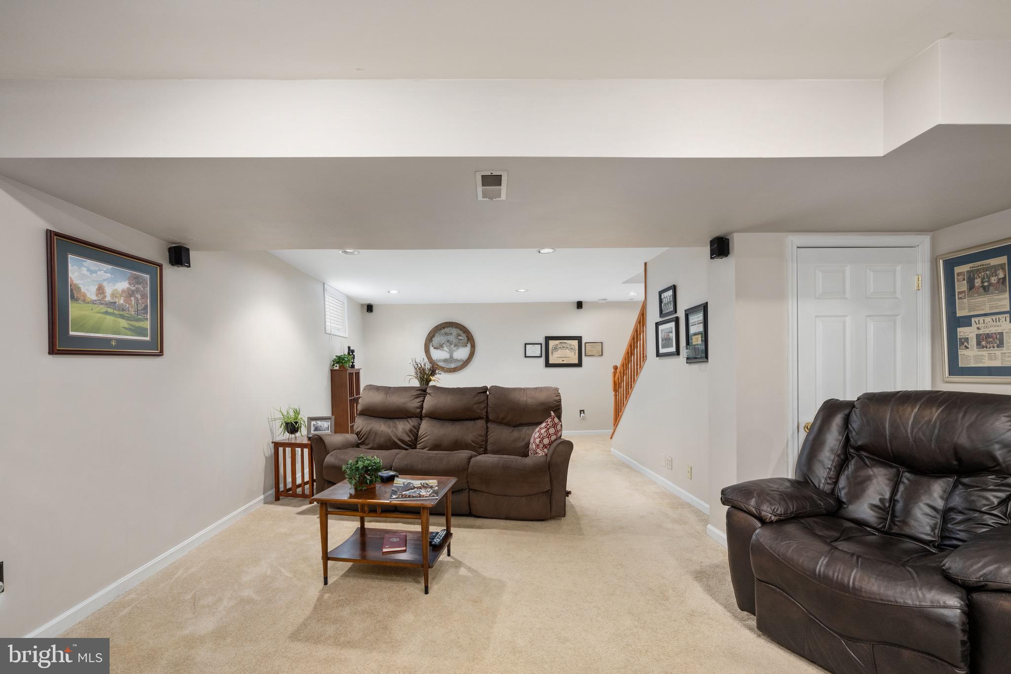 HAMPTON OAKS - Residential