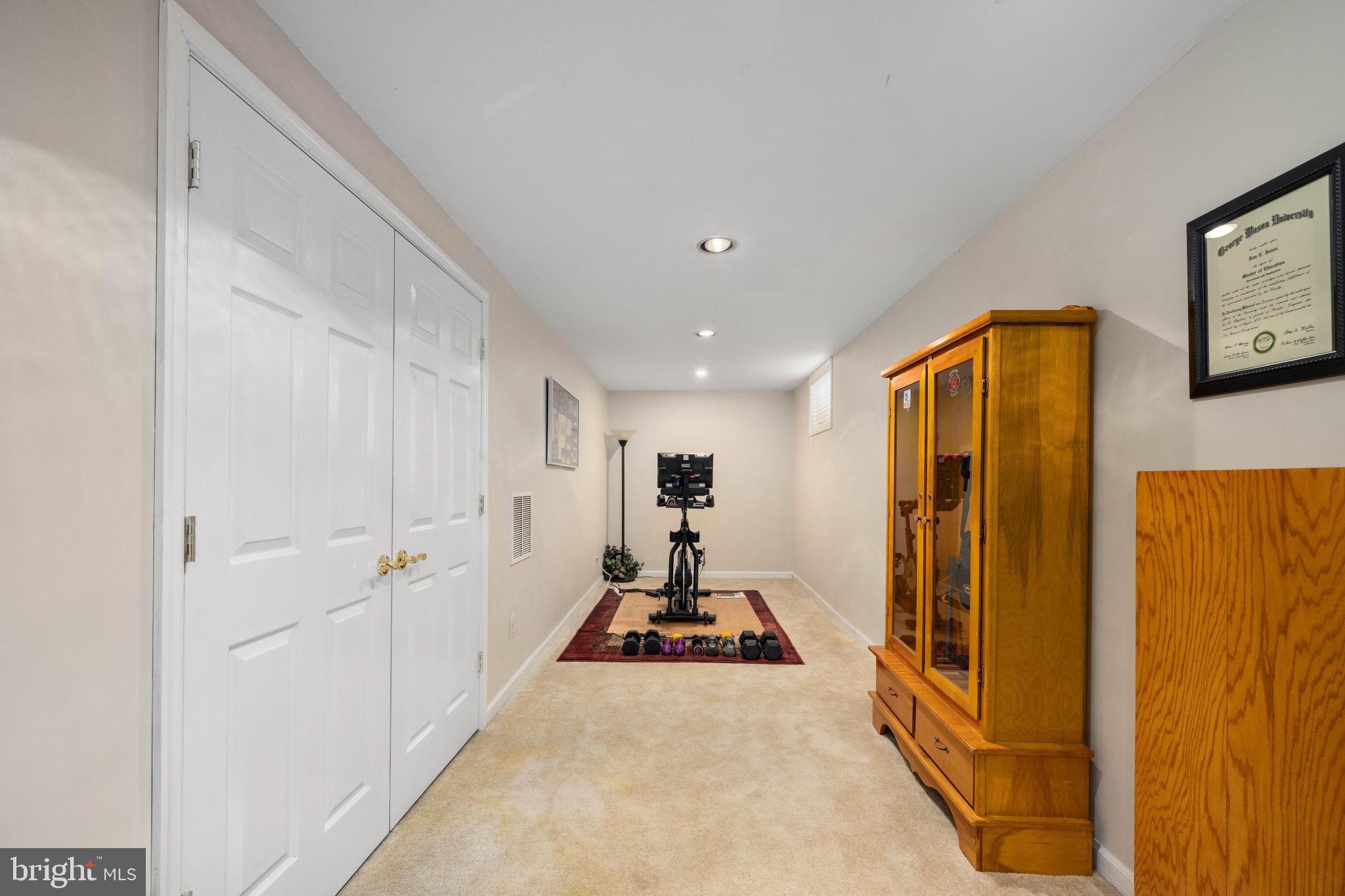 HAMPTON OAKS - Residential