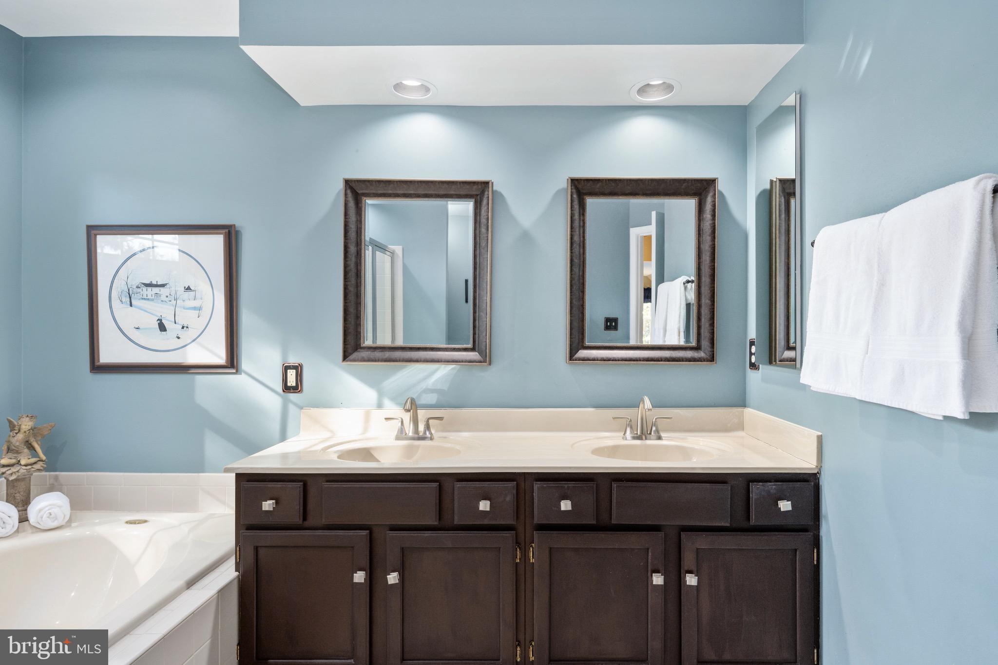 HAMPTON OAKS - Residential