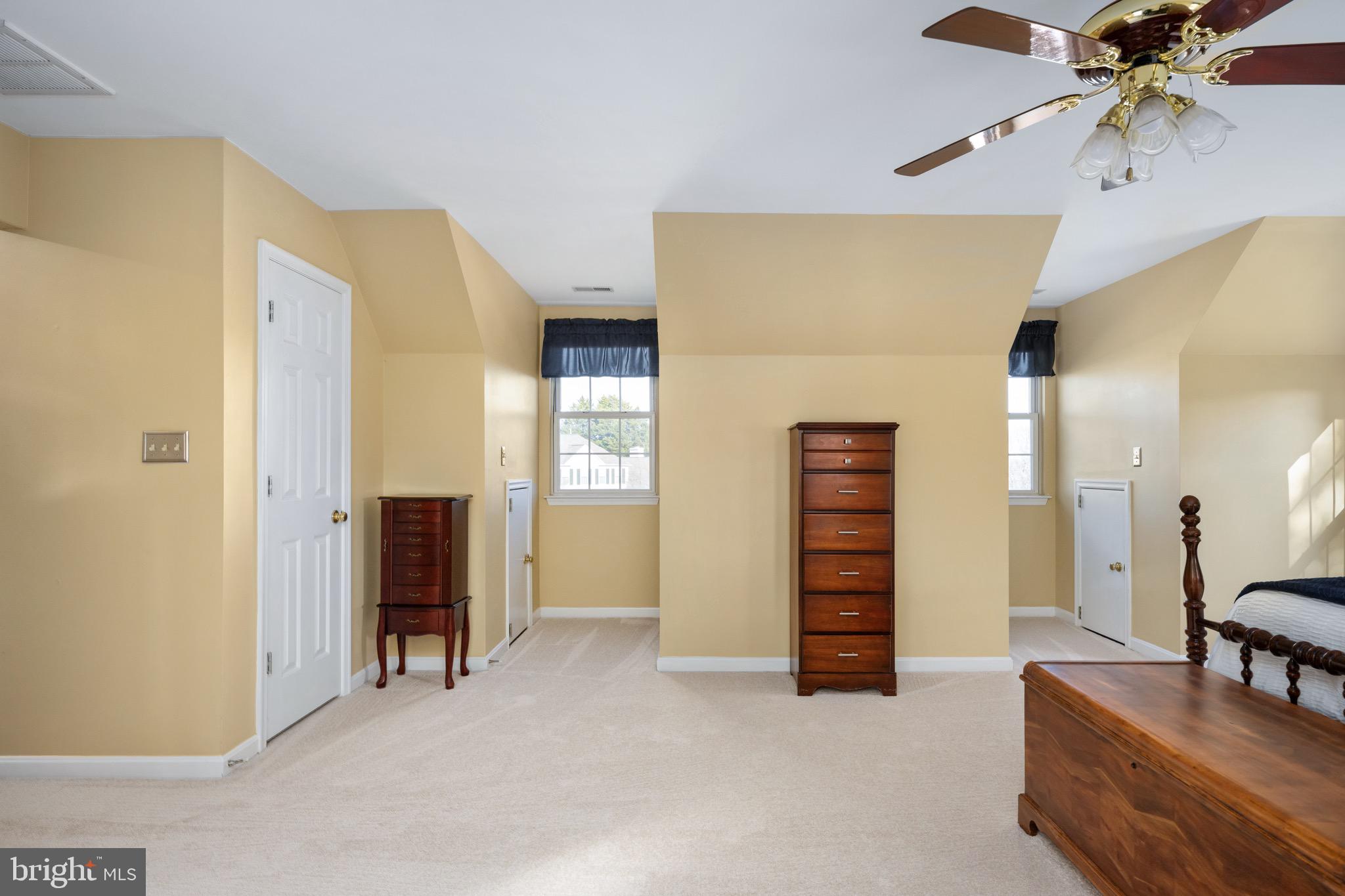 HAMPTON OAKS - Residential