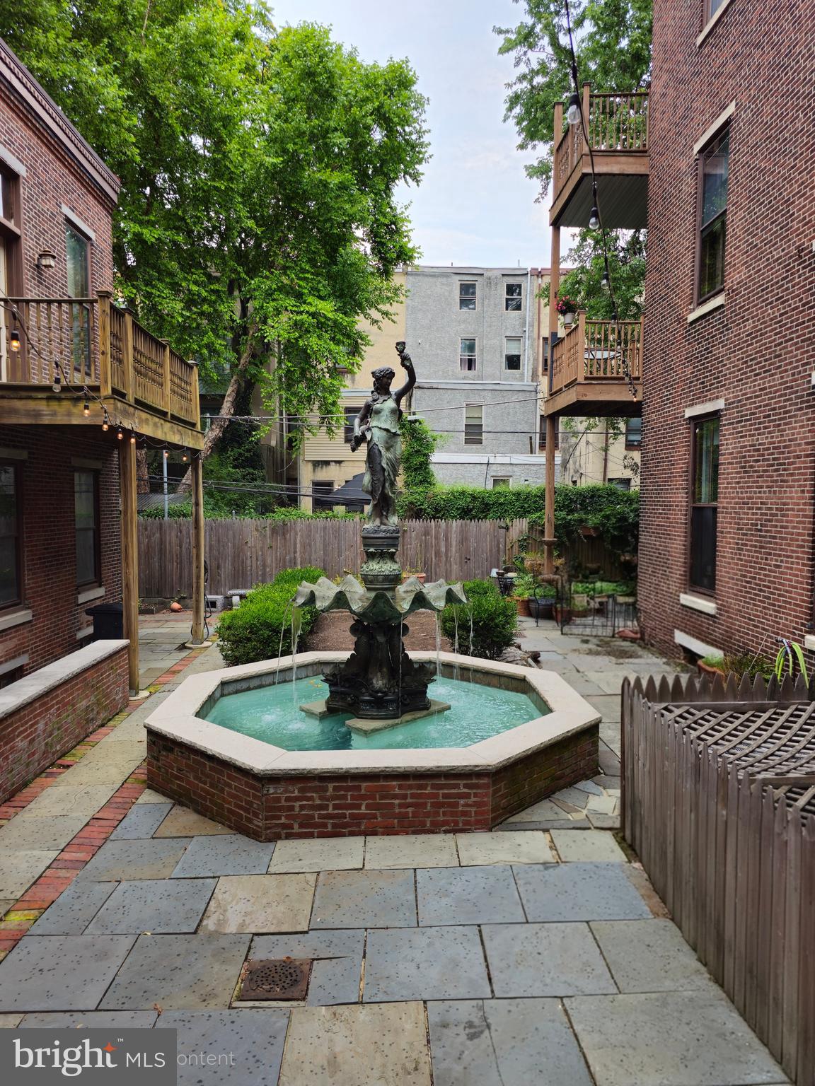 1911 GREEN STREET 5