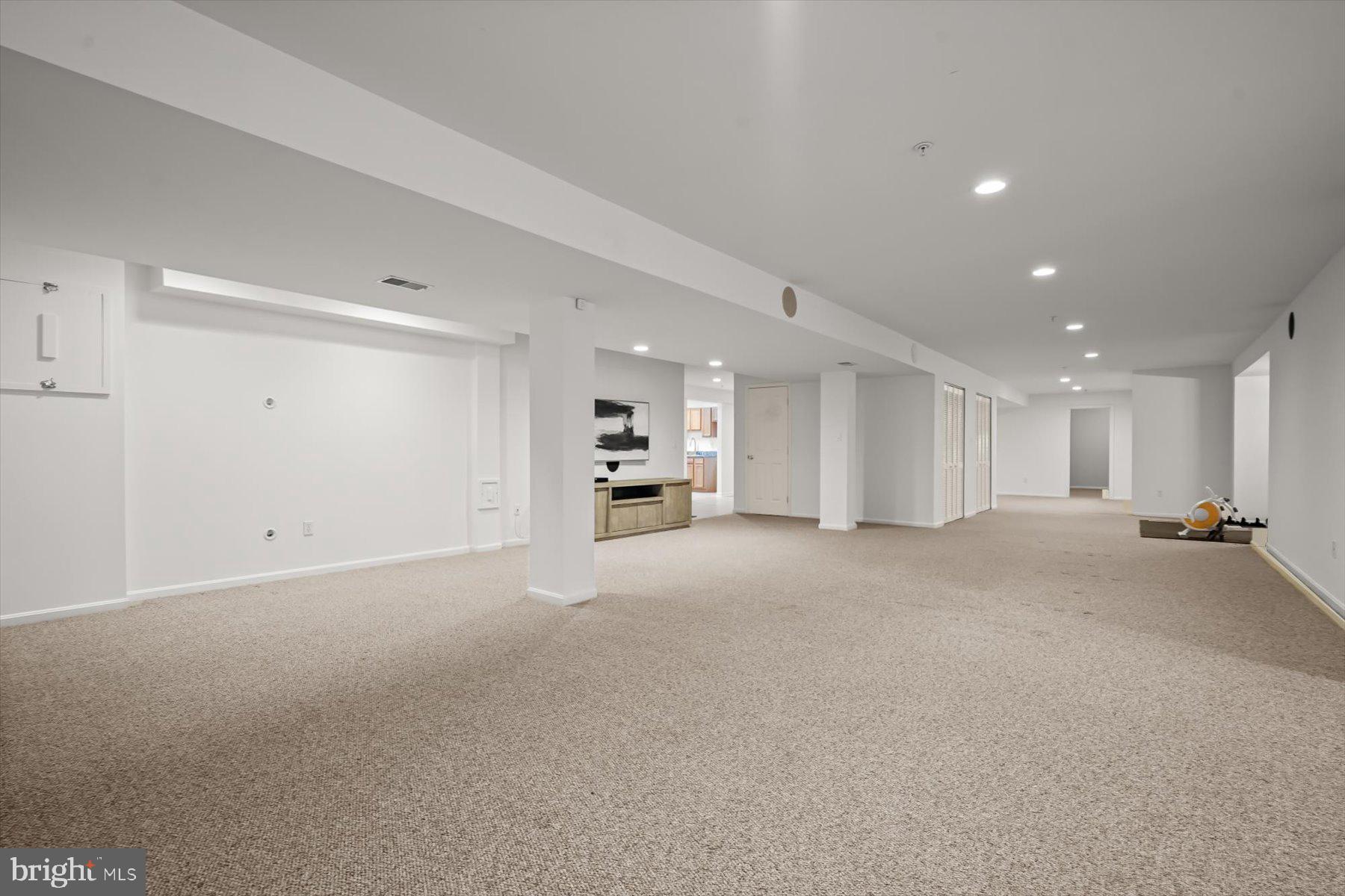 TANTALLON ON THE POTOMAC - Residential