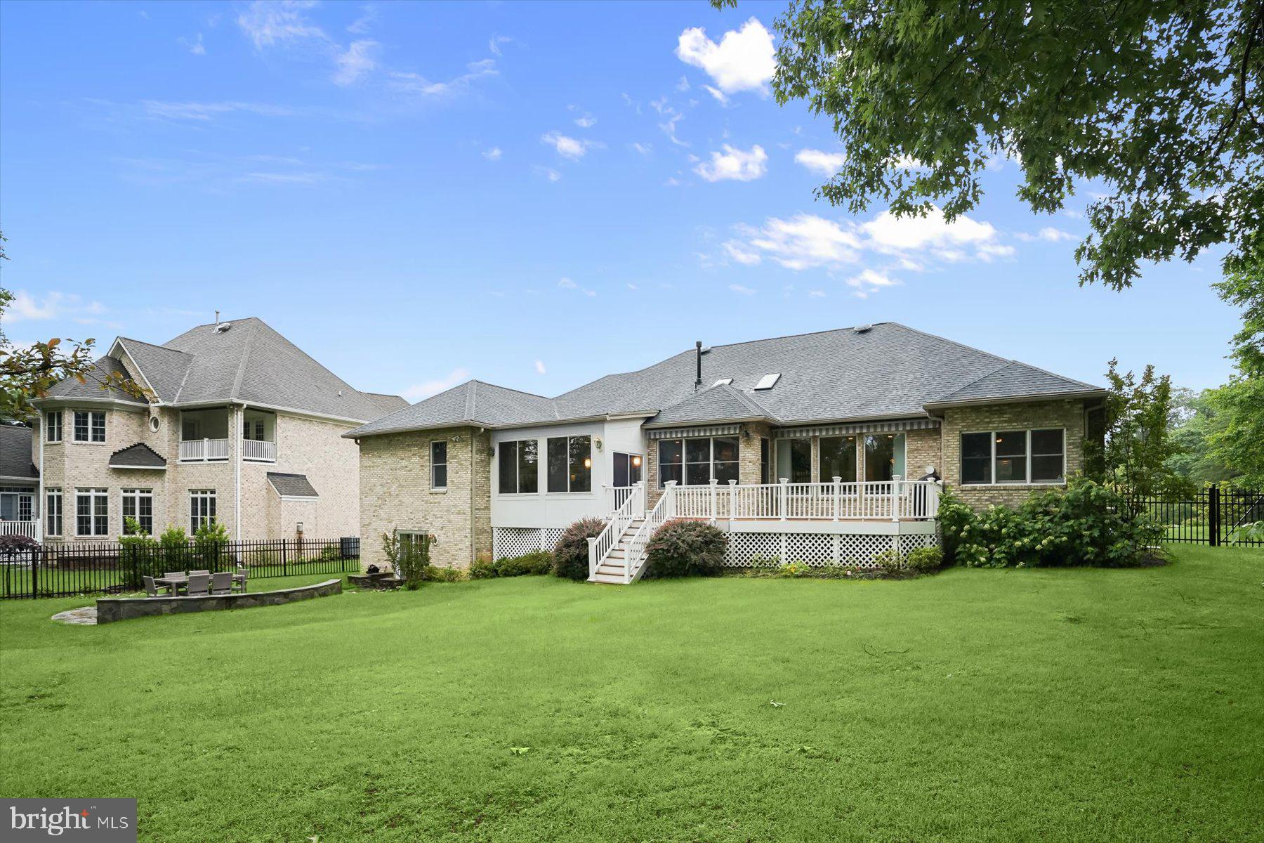 TANTALLON ON THE POTOMAC - Residential