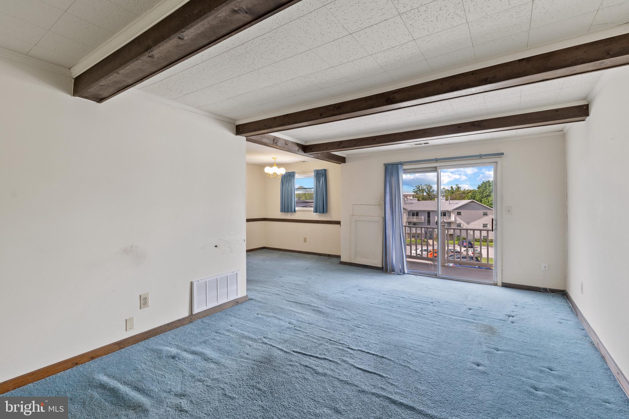 11 WARREN LODGE COURT 2-D