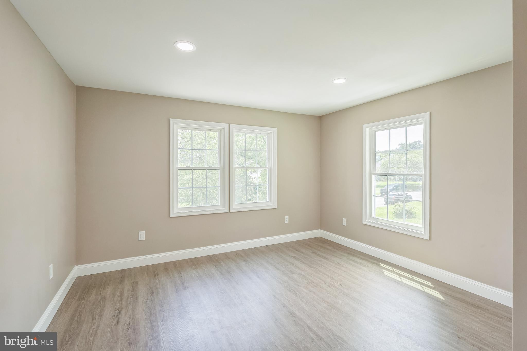 CALVERTON - Residential