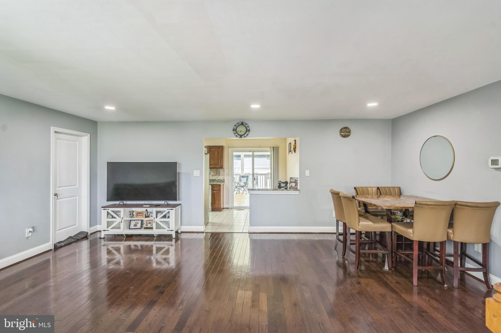 CALVERTON - Residential