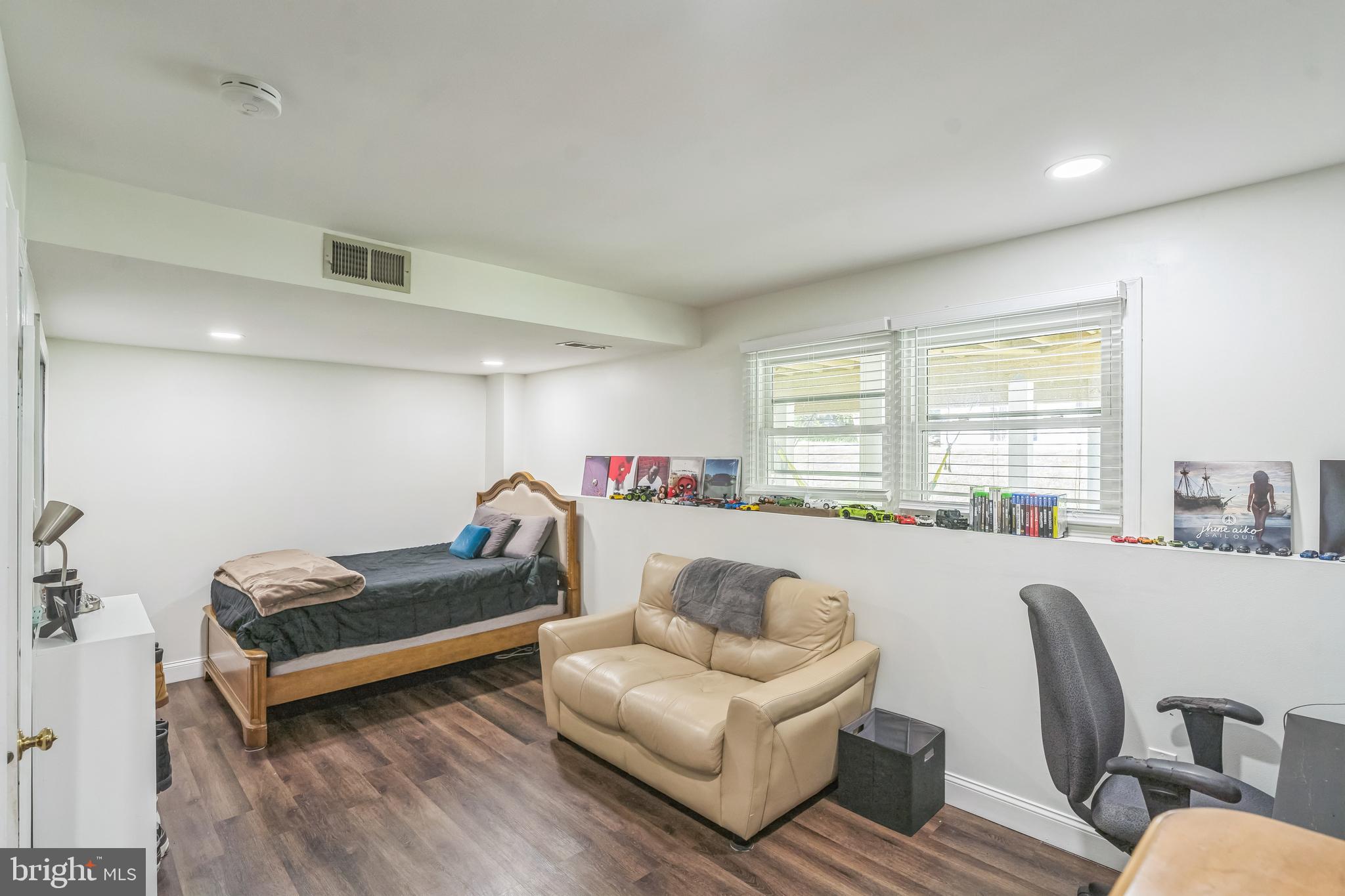 CALVERTON - Residential