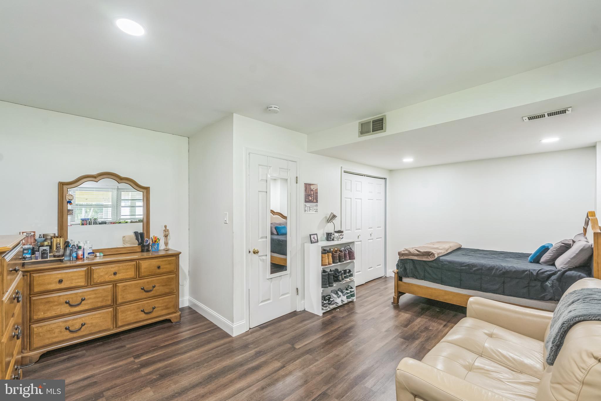 CALVERTON - Residential