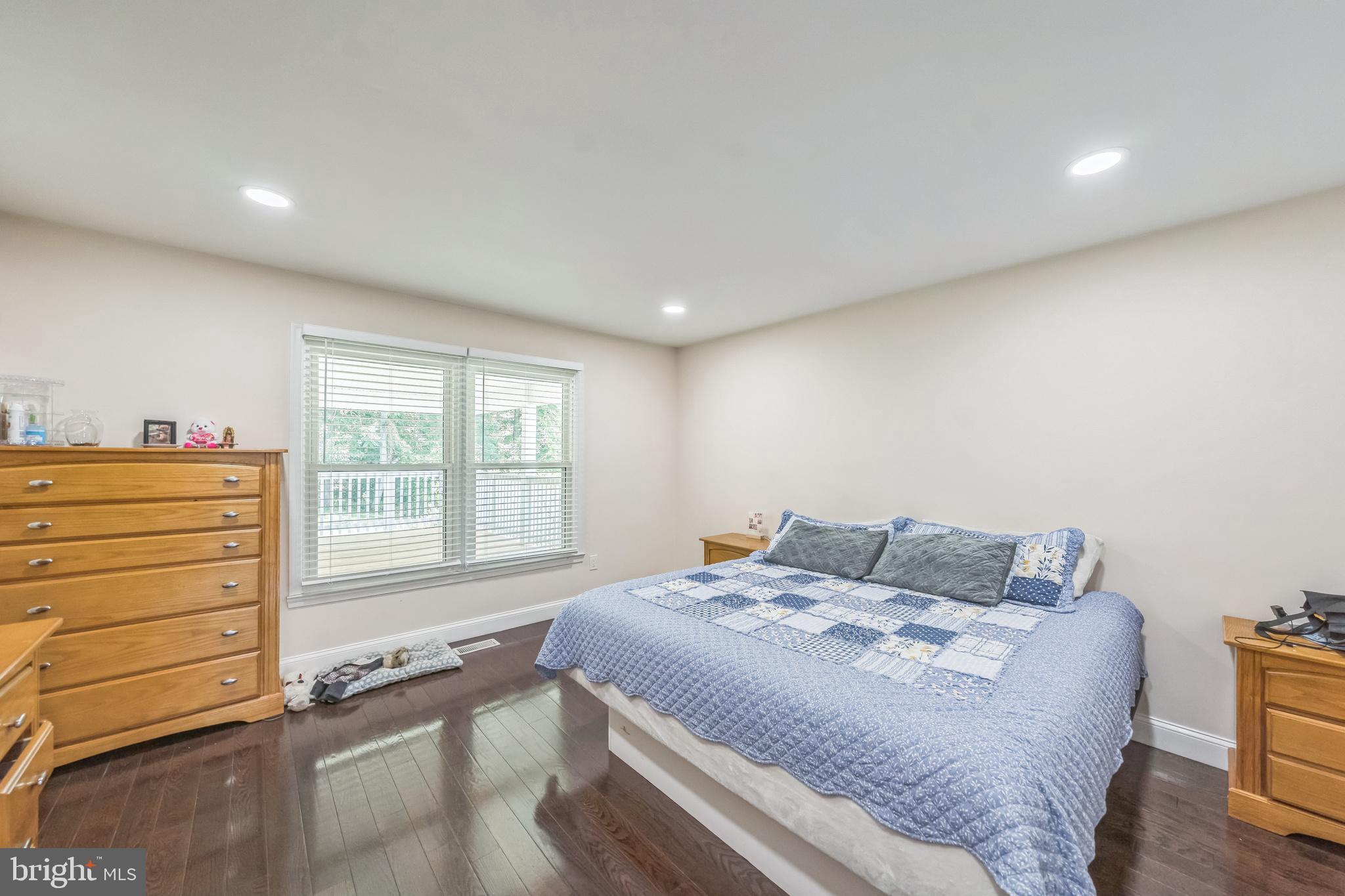 CALVERTON - Residential