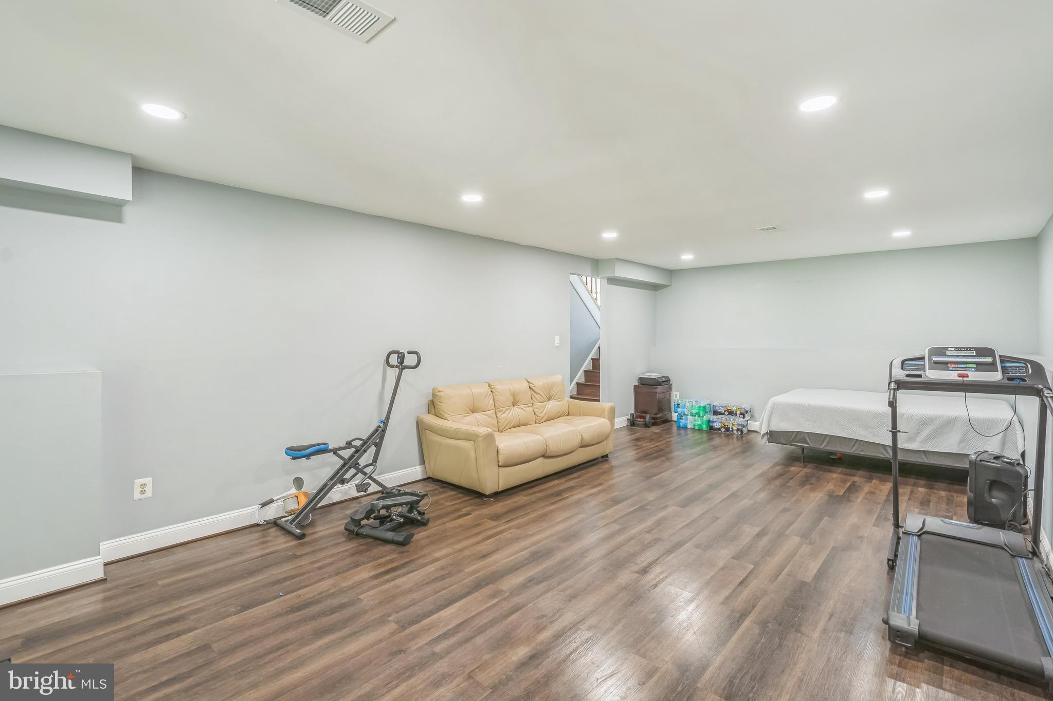 CALVERTON - Residential