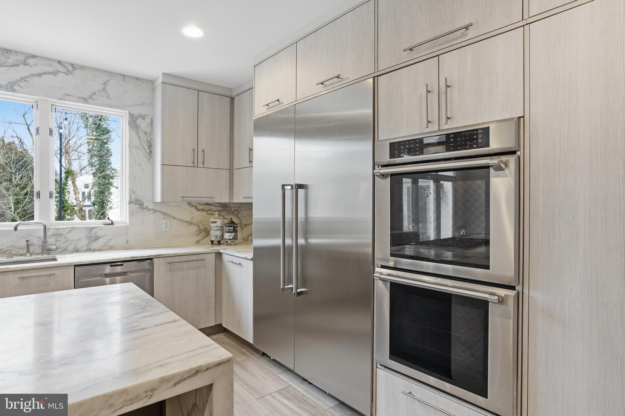 SAVILE MANOR - Residential