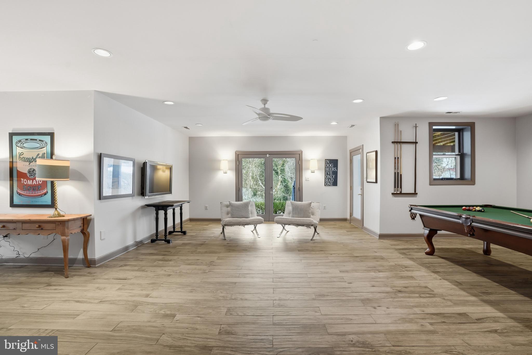 SAVILE MANOR - Residential