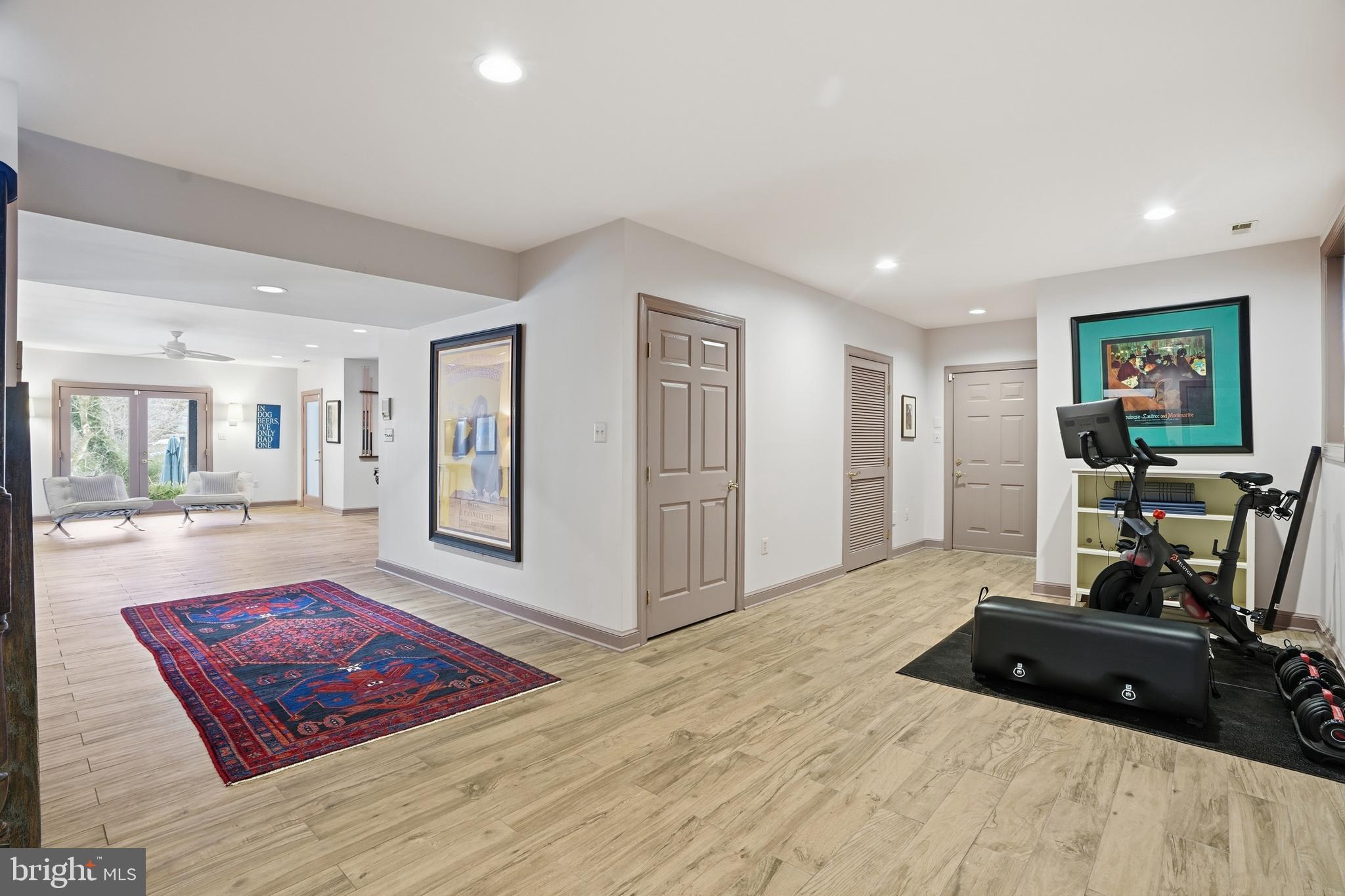 SAVILE MANOR - Residential