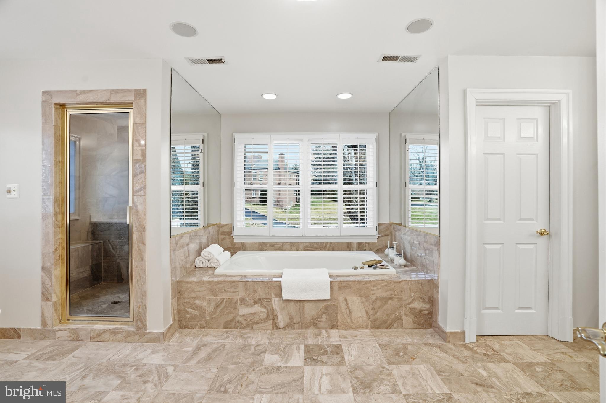 SAVILE MANOR - Residential