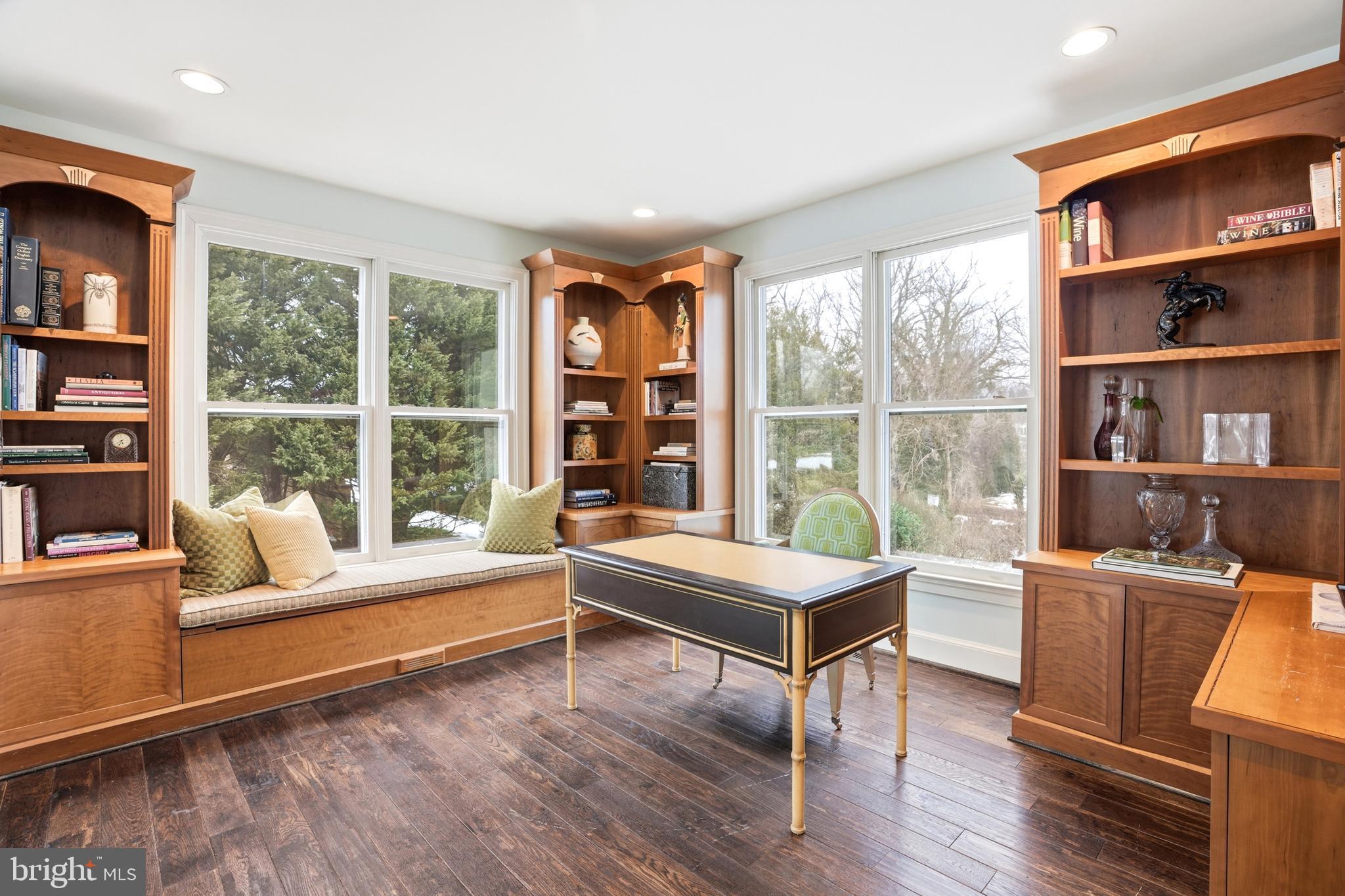 SAVILE MANOR - Residential