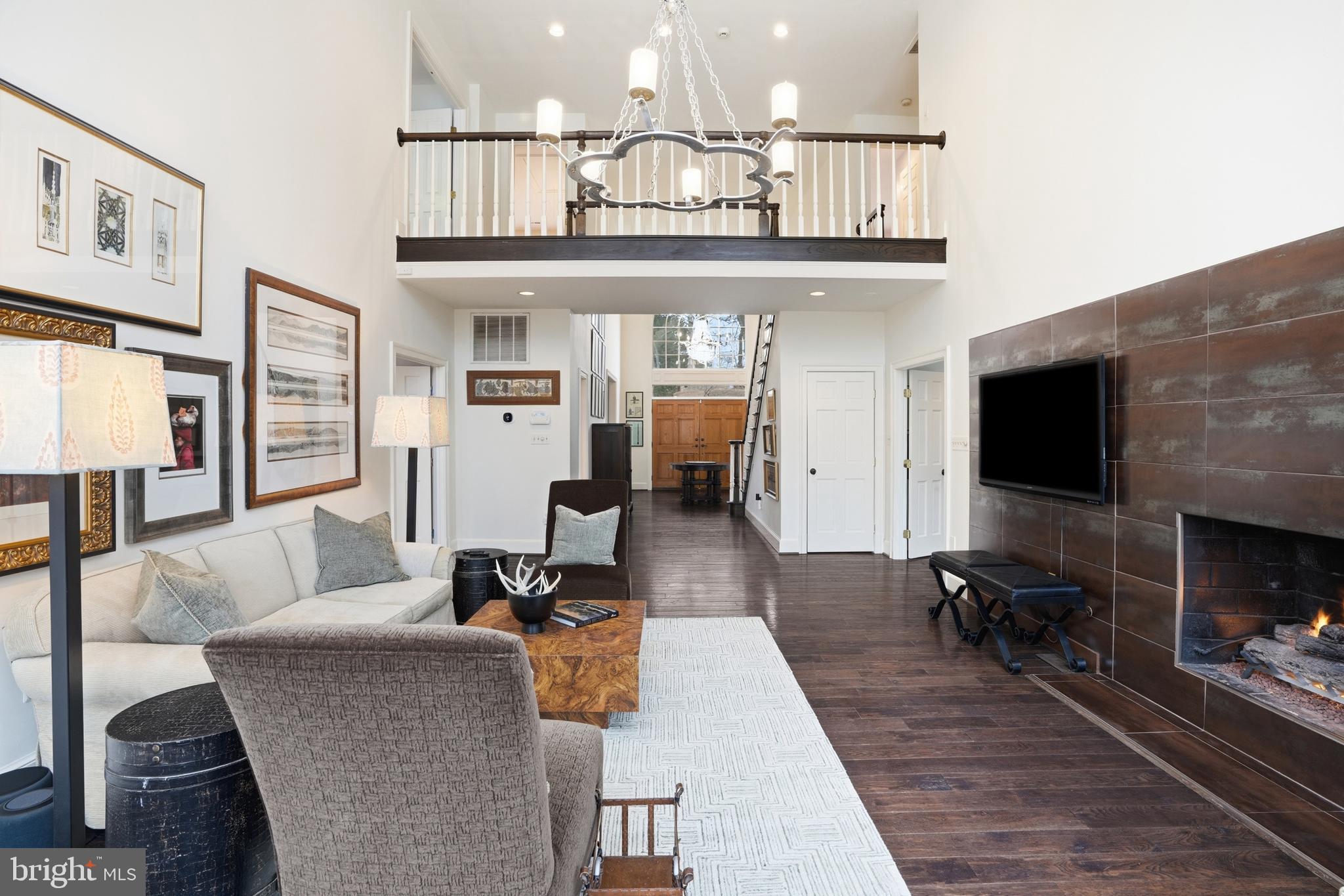 SAVILE MANOR - Residential