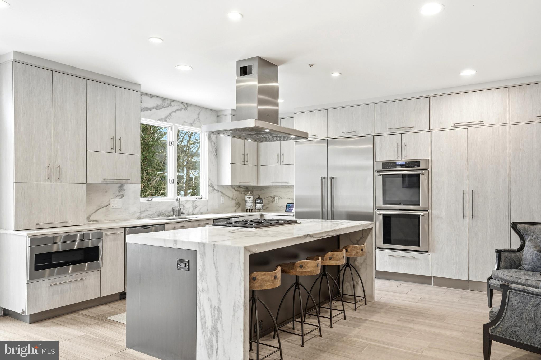 SAVILE MANOR - Residential