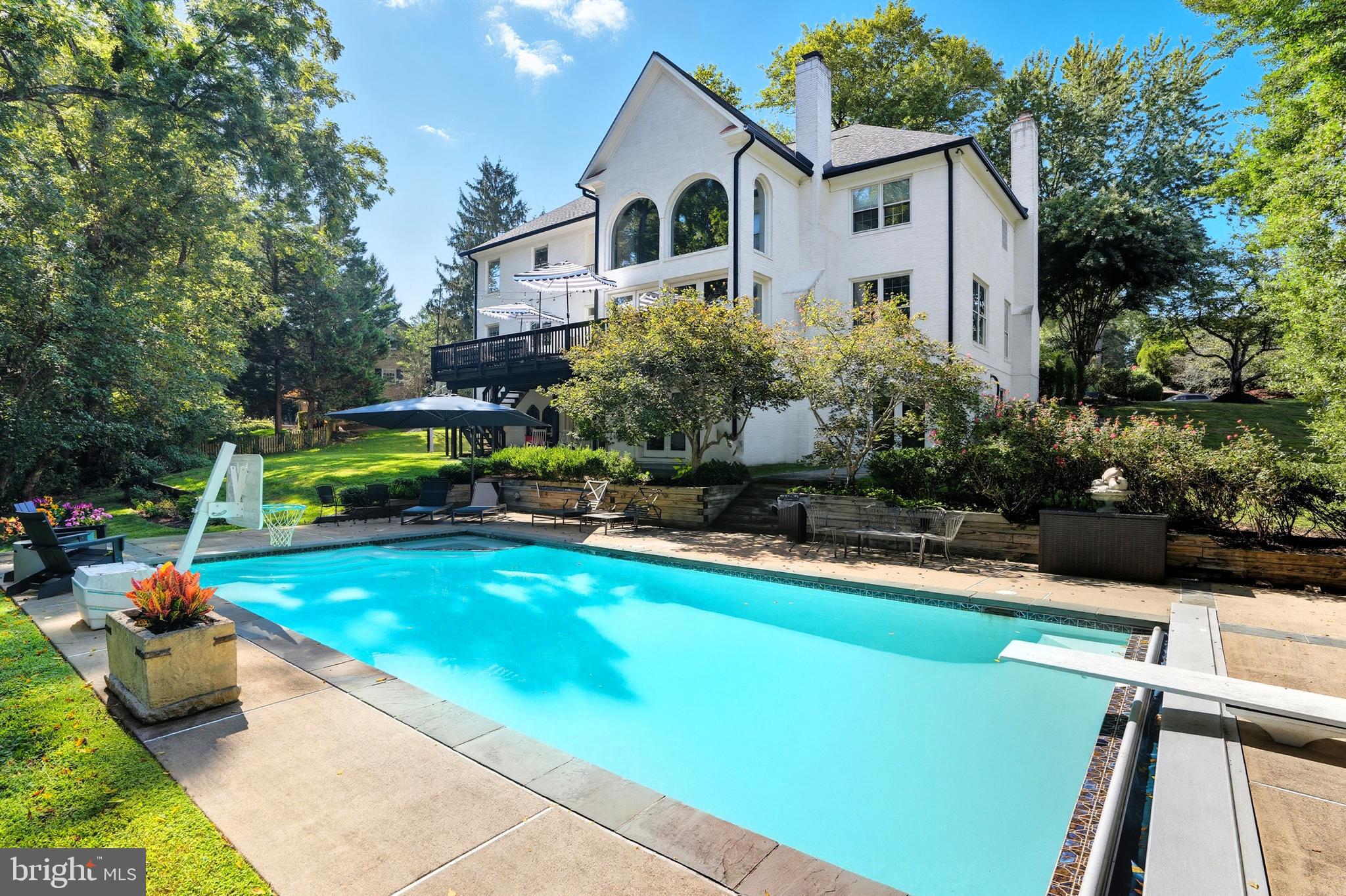 SAVILE MANOR - Residential